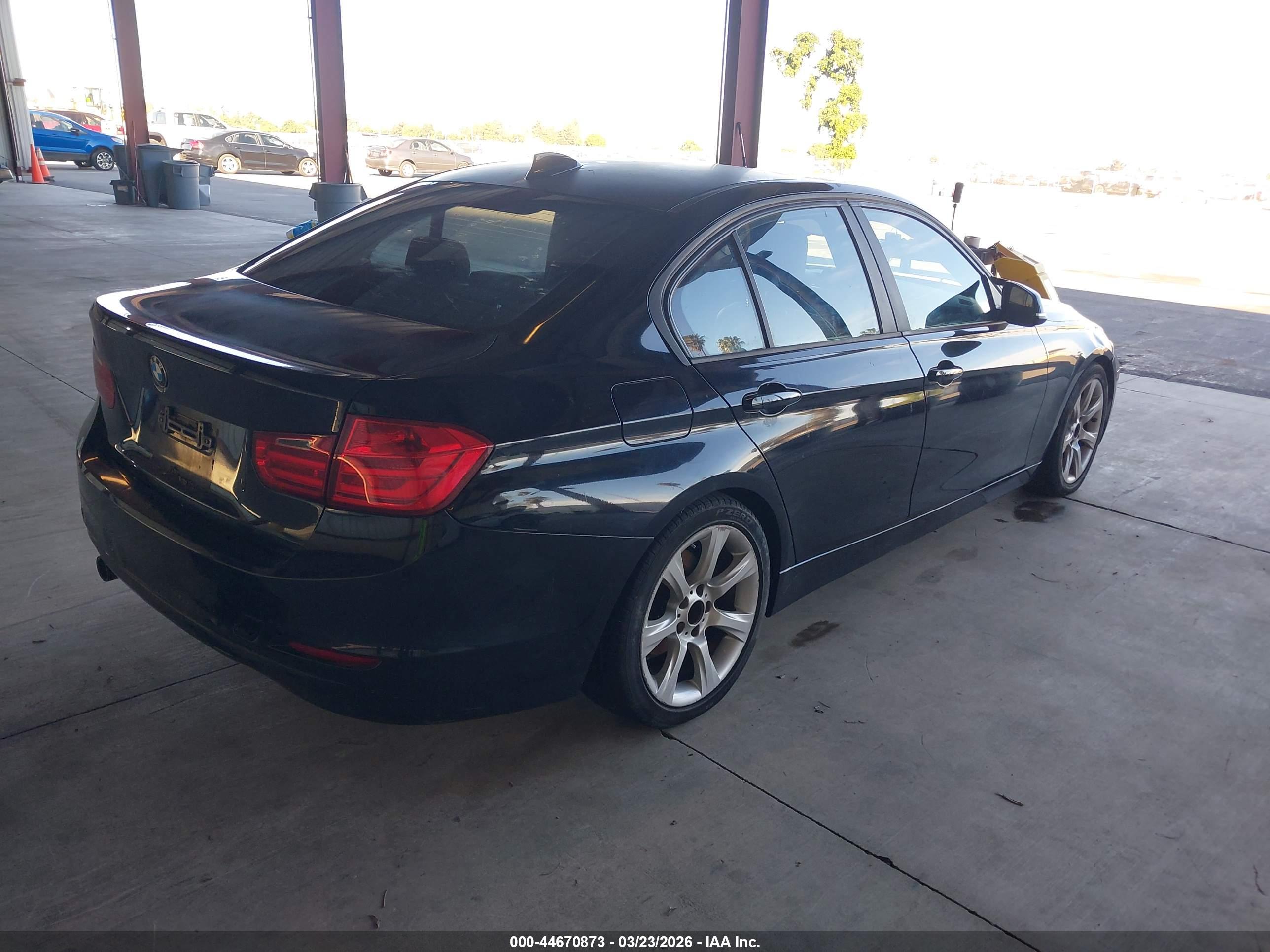 BMW 320I image 4