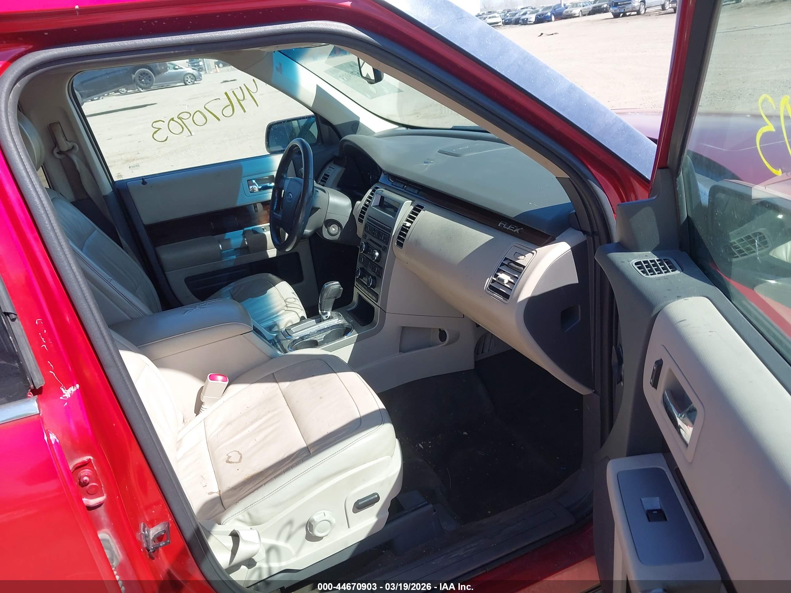 FORD FLEX image 5