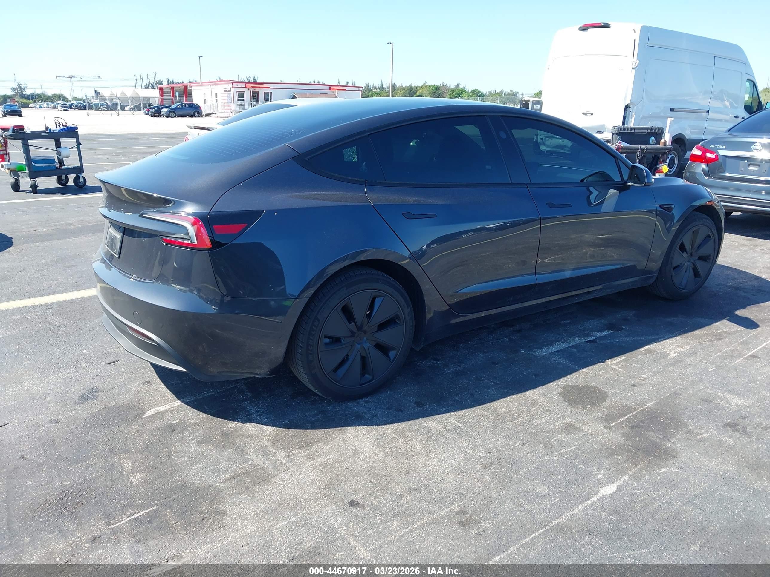TESLA MODEL image 4