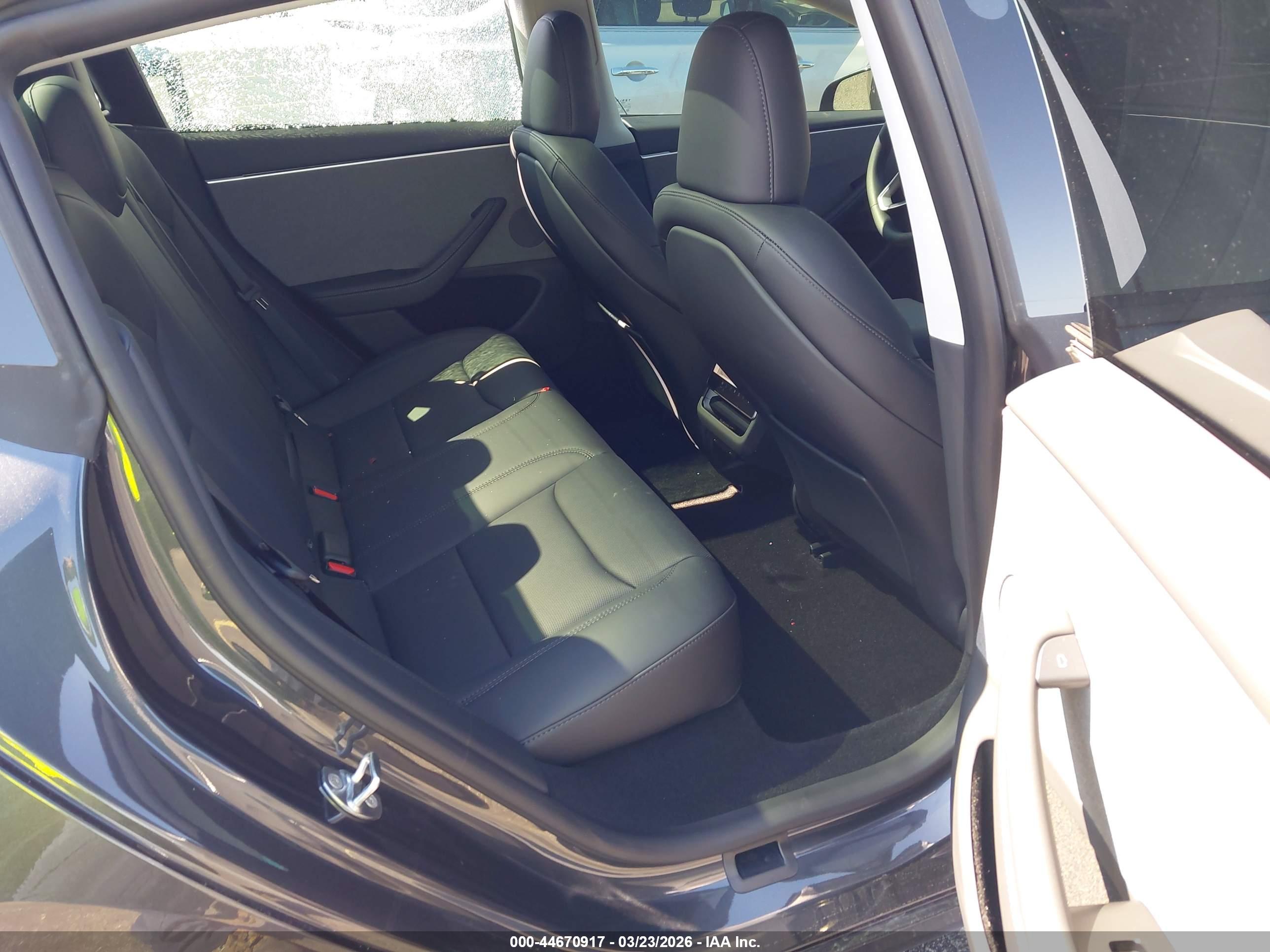 TESLA MODEL image 8