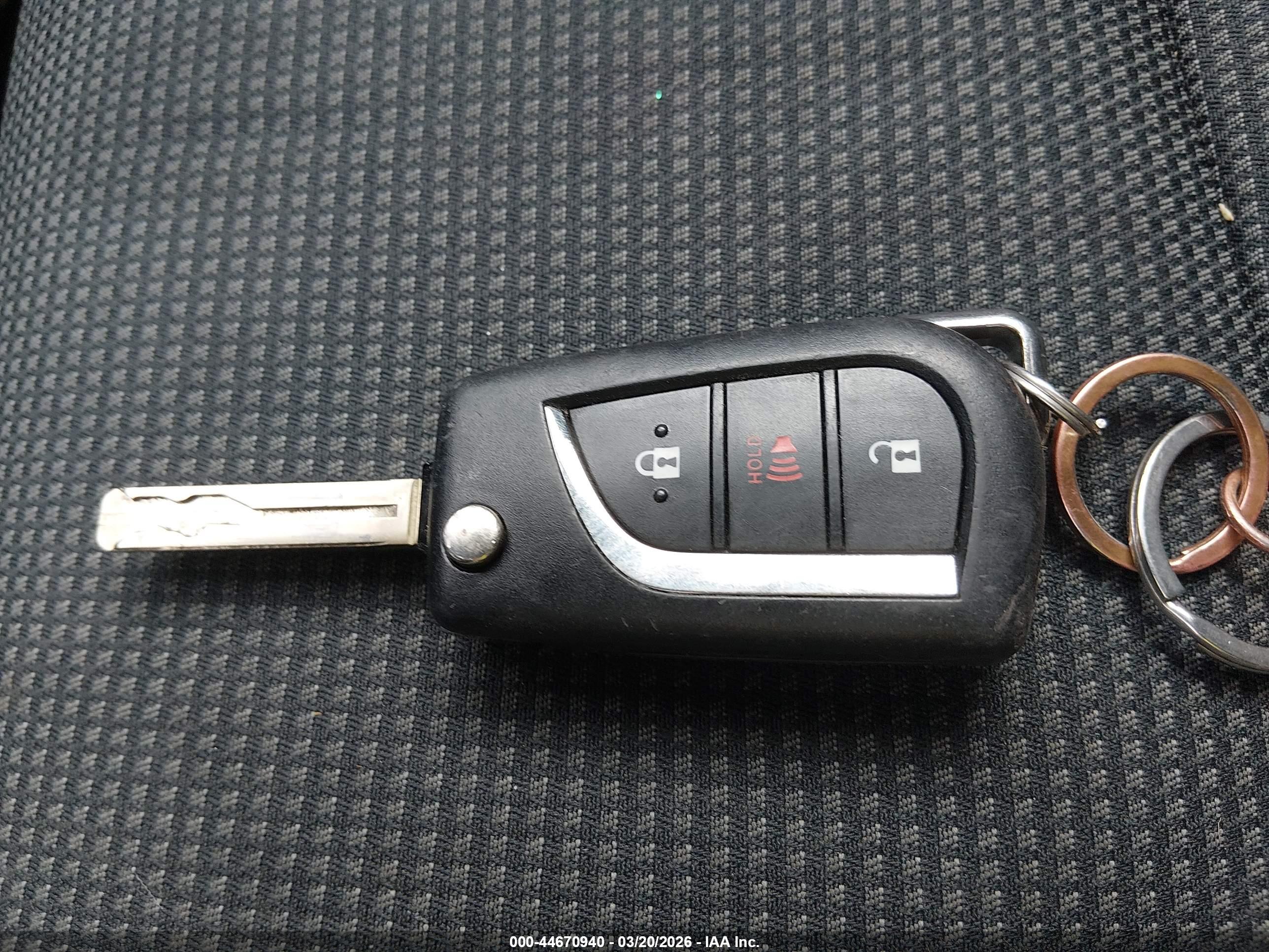 TOYOTA RAV4 image 11