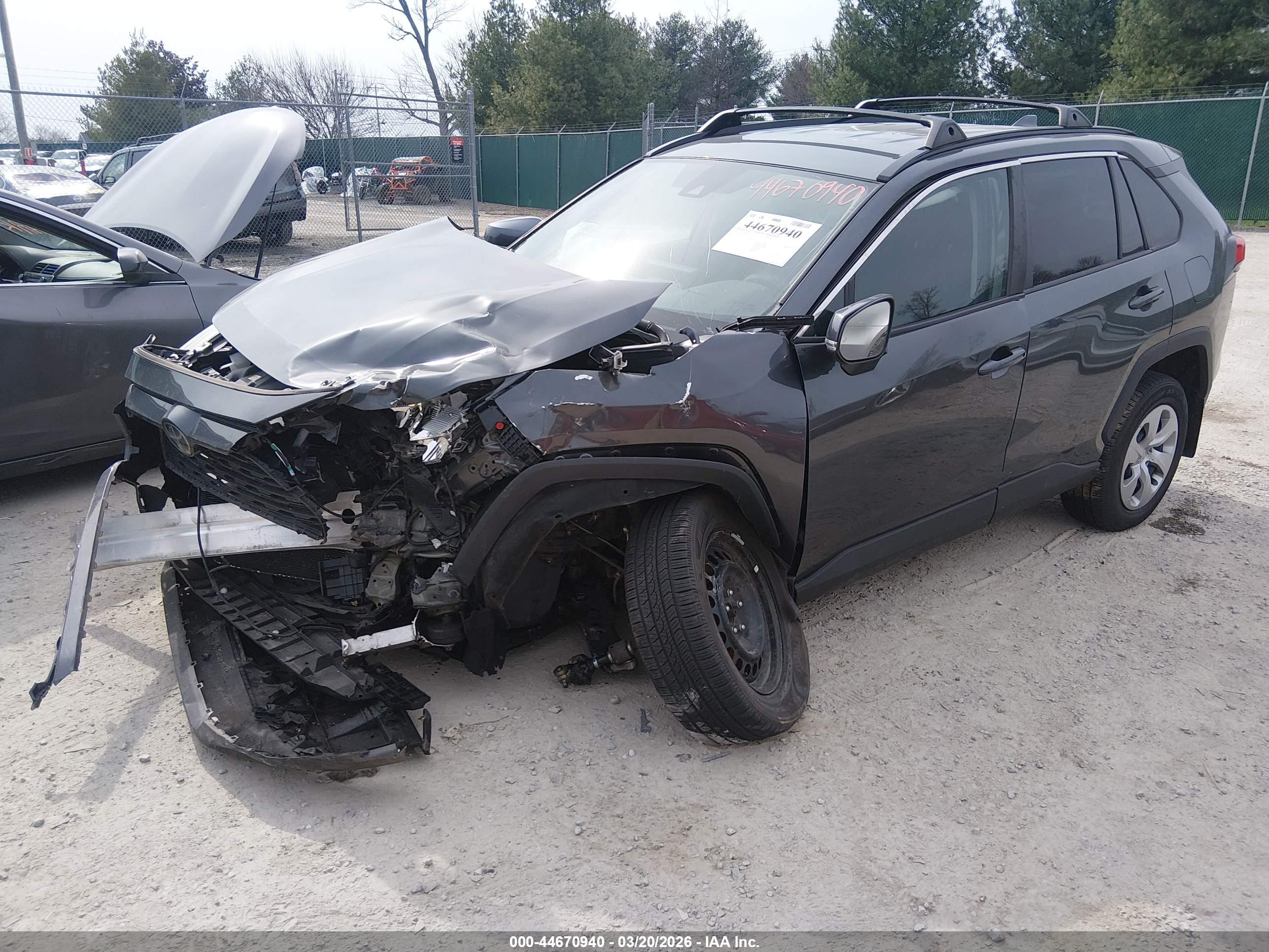 TOYOTA RAV4 image 2
