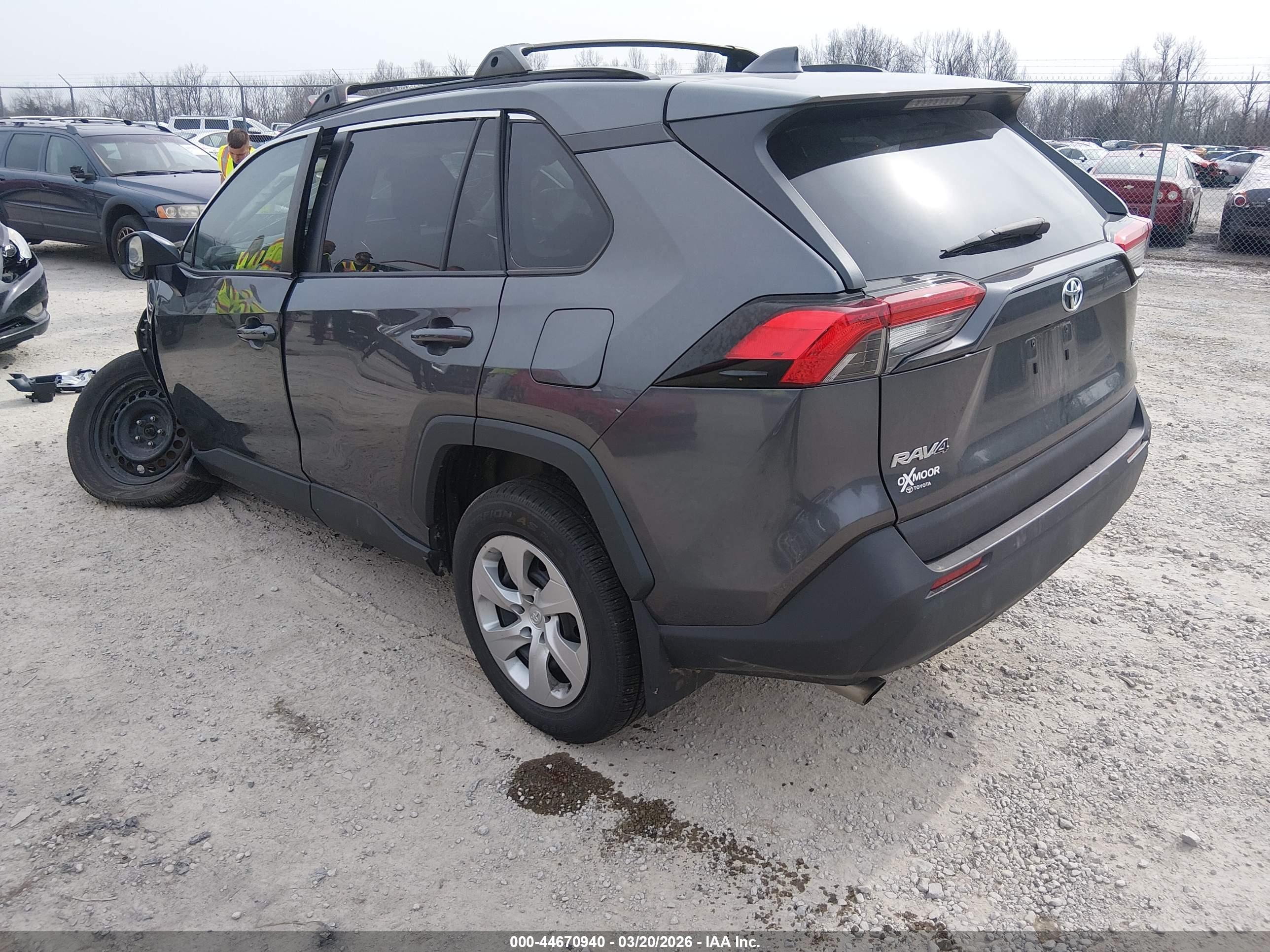 TOYOTA RAV4 image 3