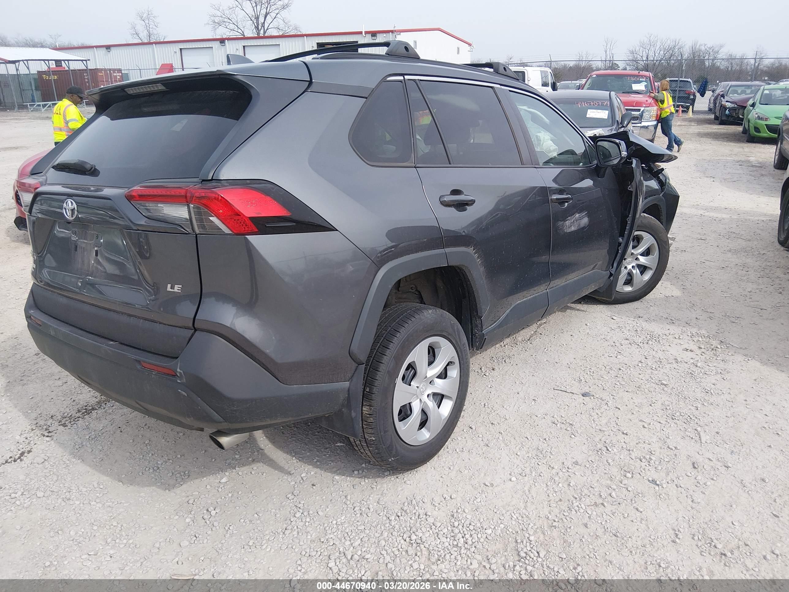 TOYOTA RAV4 image 4