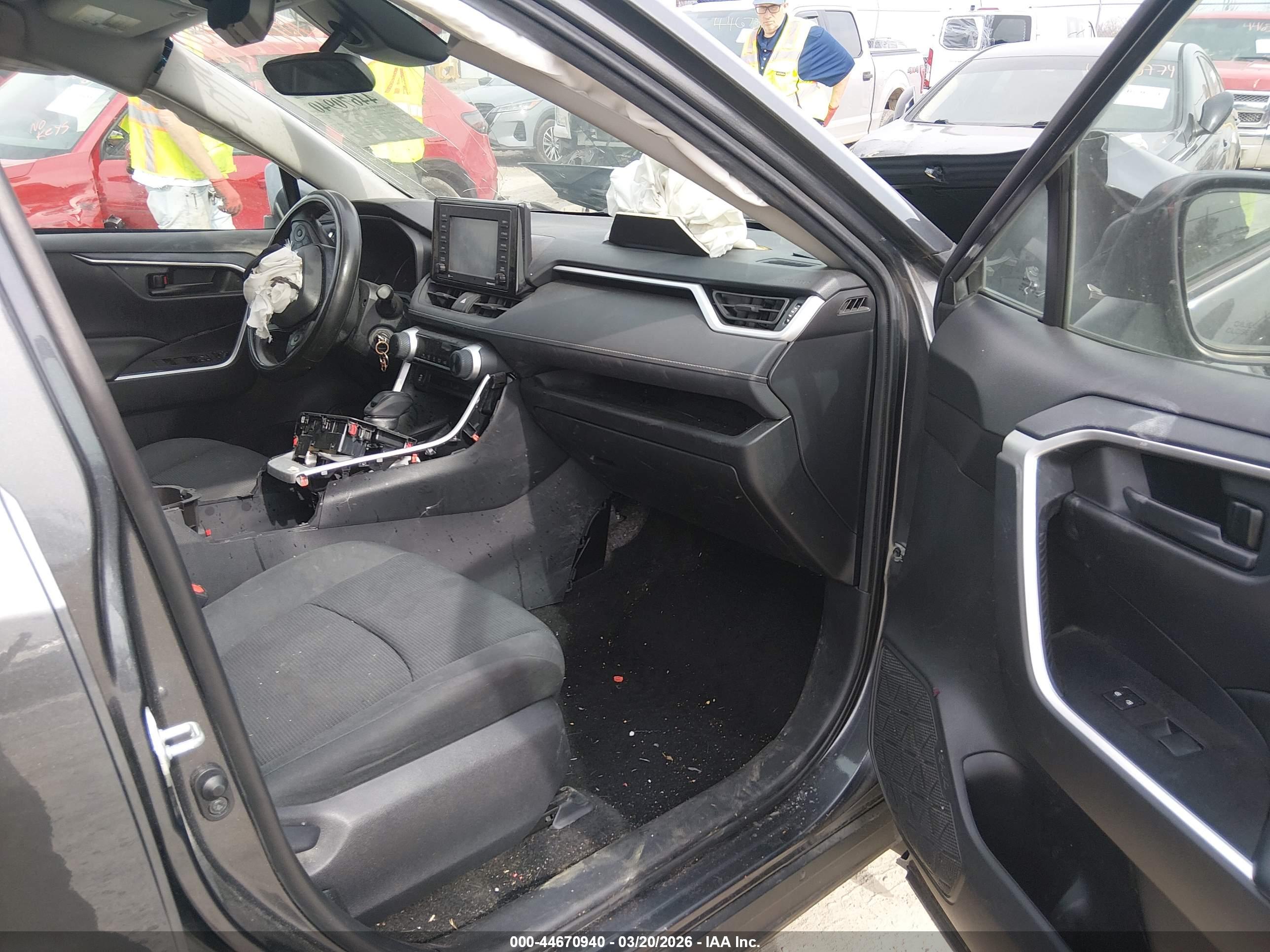 TOYOTA RAV4 image 5