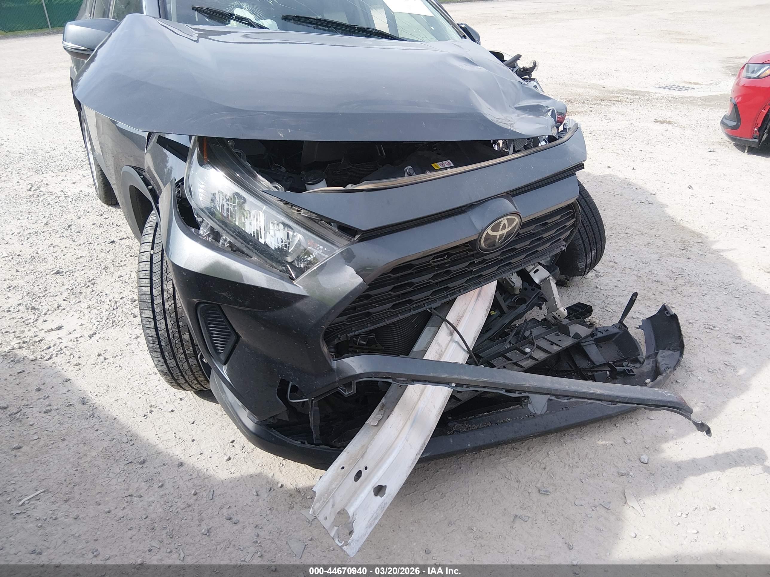 TOYOTA RAV4 image 6