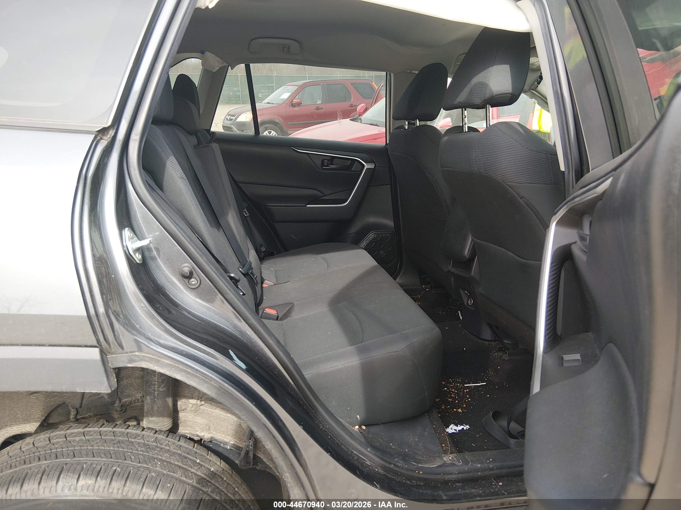 TOYOTA RAV4 image 8