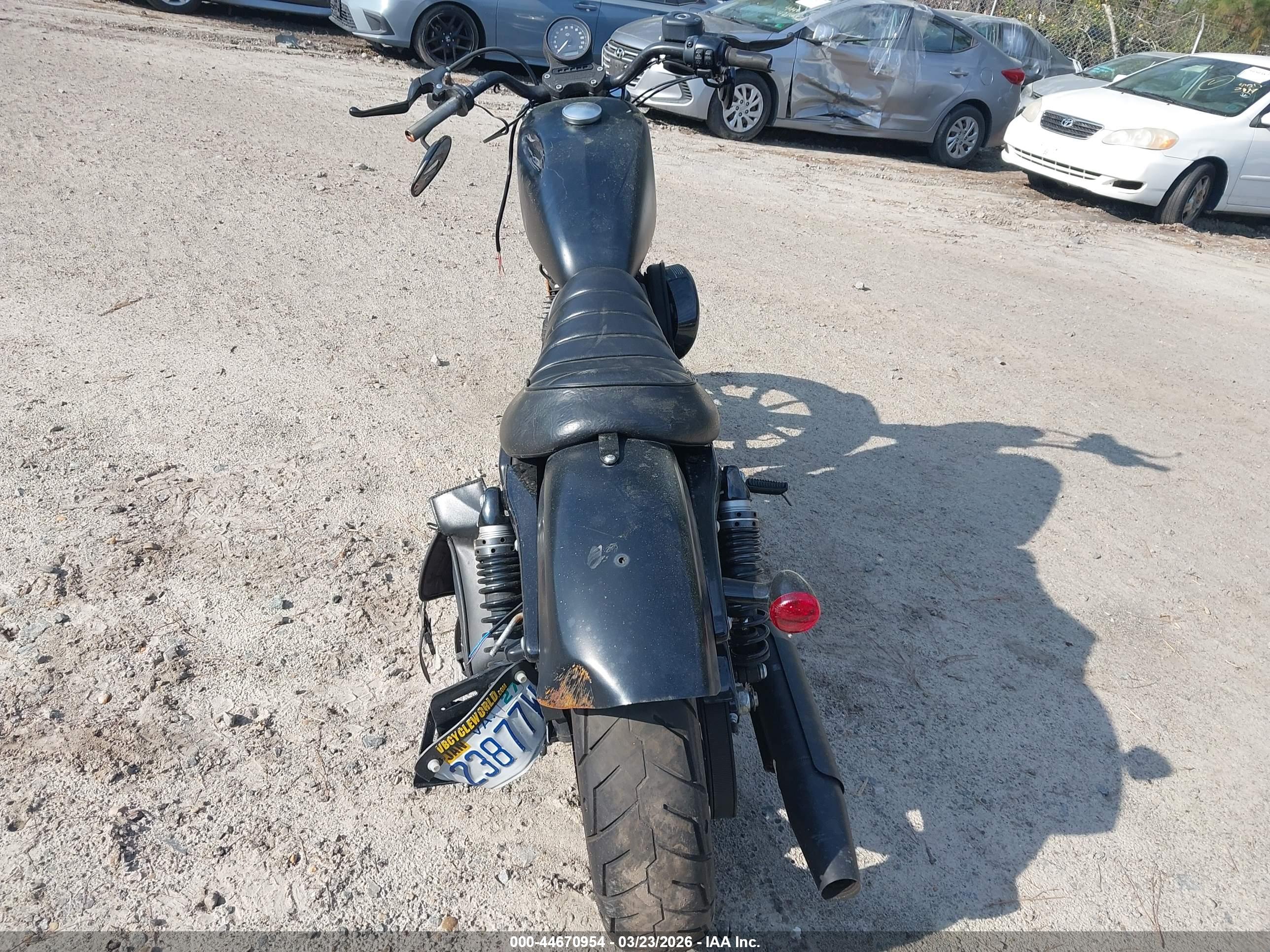 HARLEY-DAVIDSON XL883 image 6
