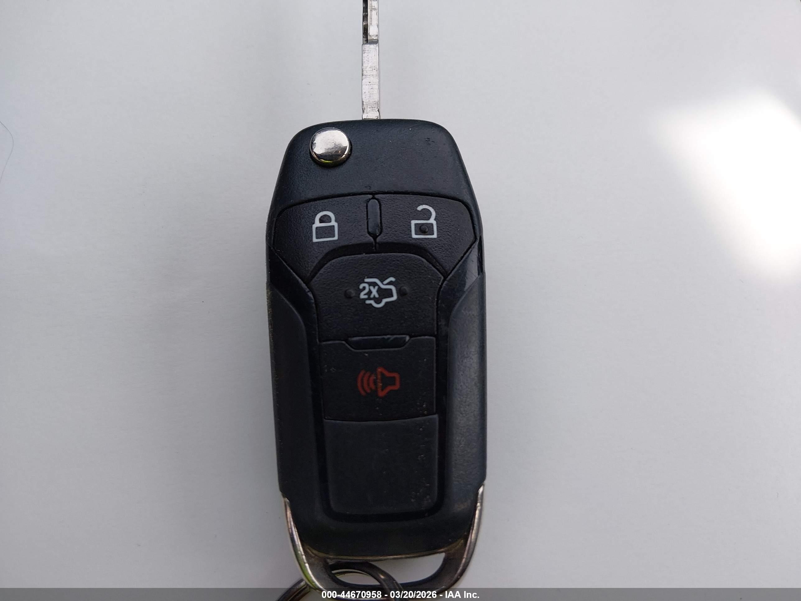 FORD FUSION image 11