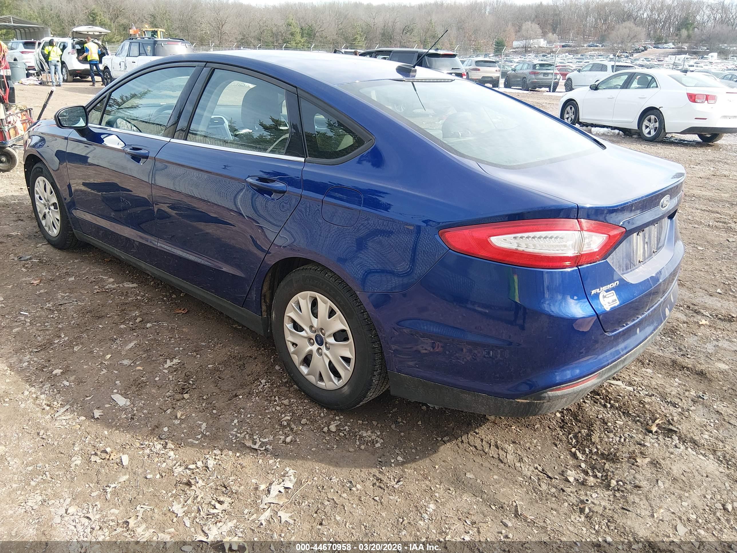 FORD FUSION image 3