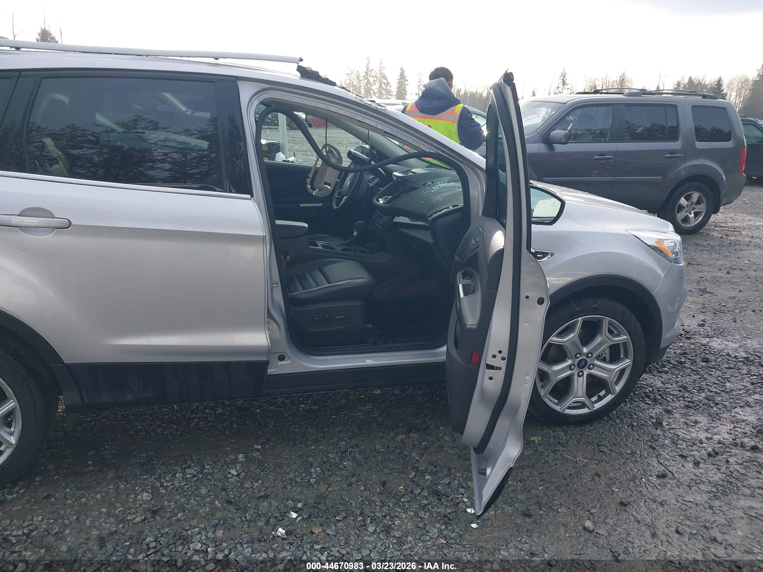 FORD ESCAPE image 5