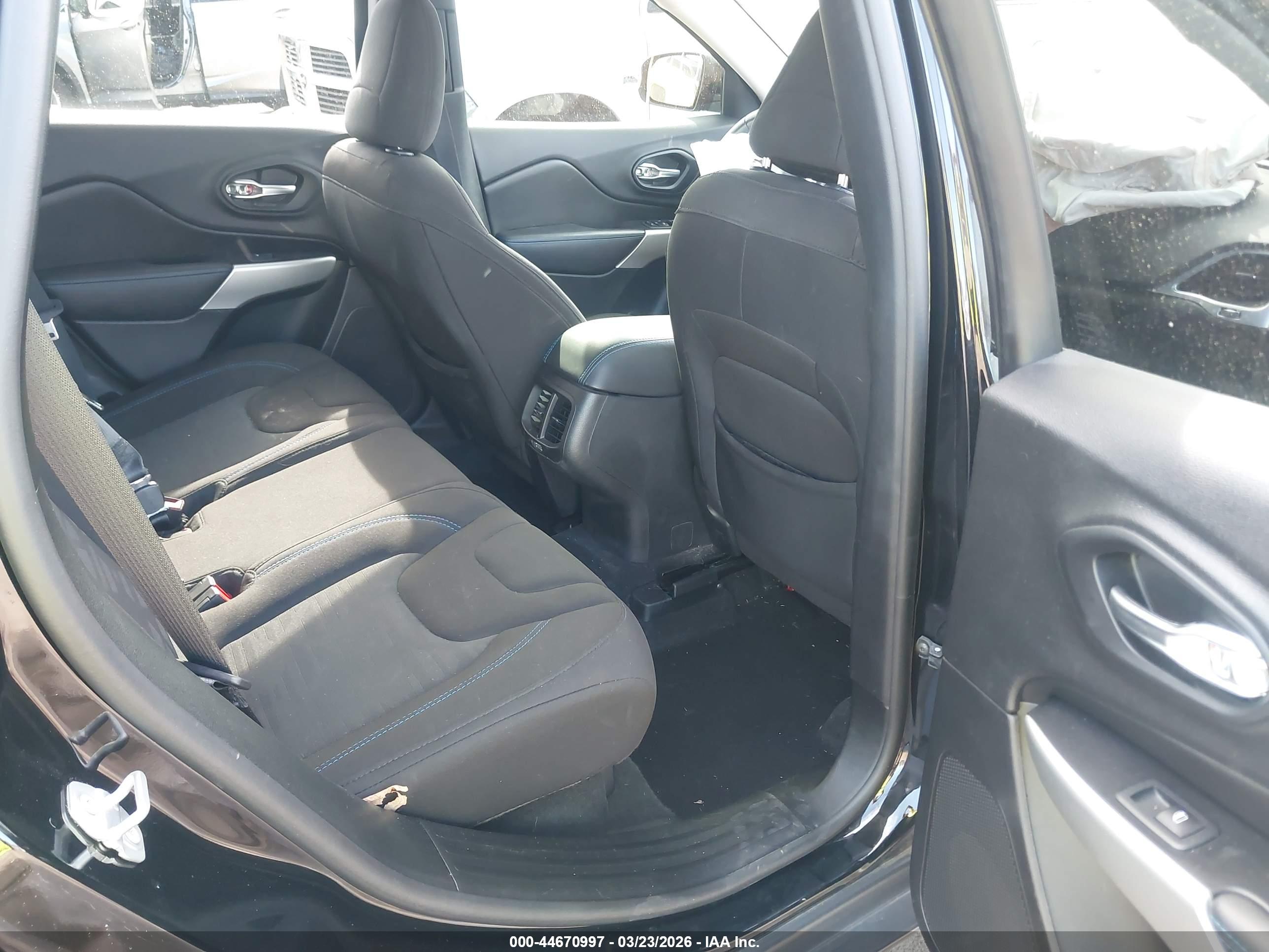 JEEP CHEROKEE image 8