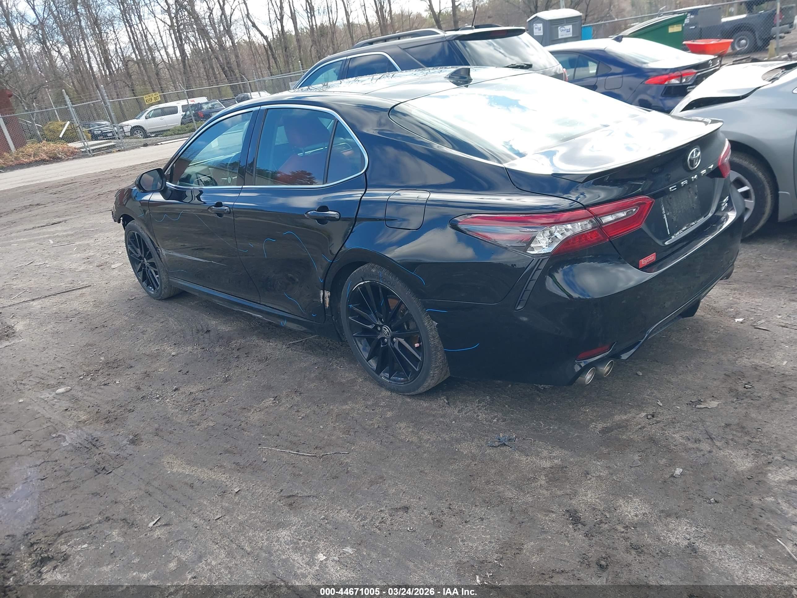 TOYOTA CAMRY image 3