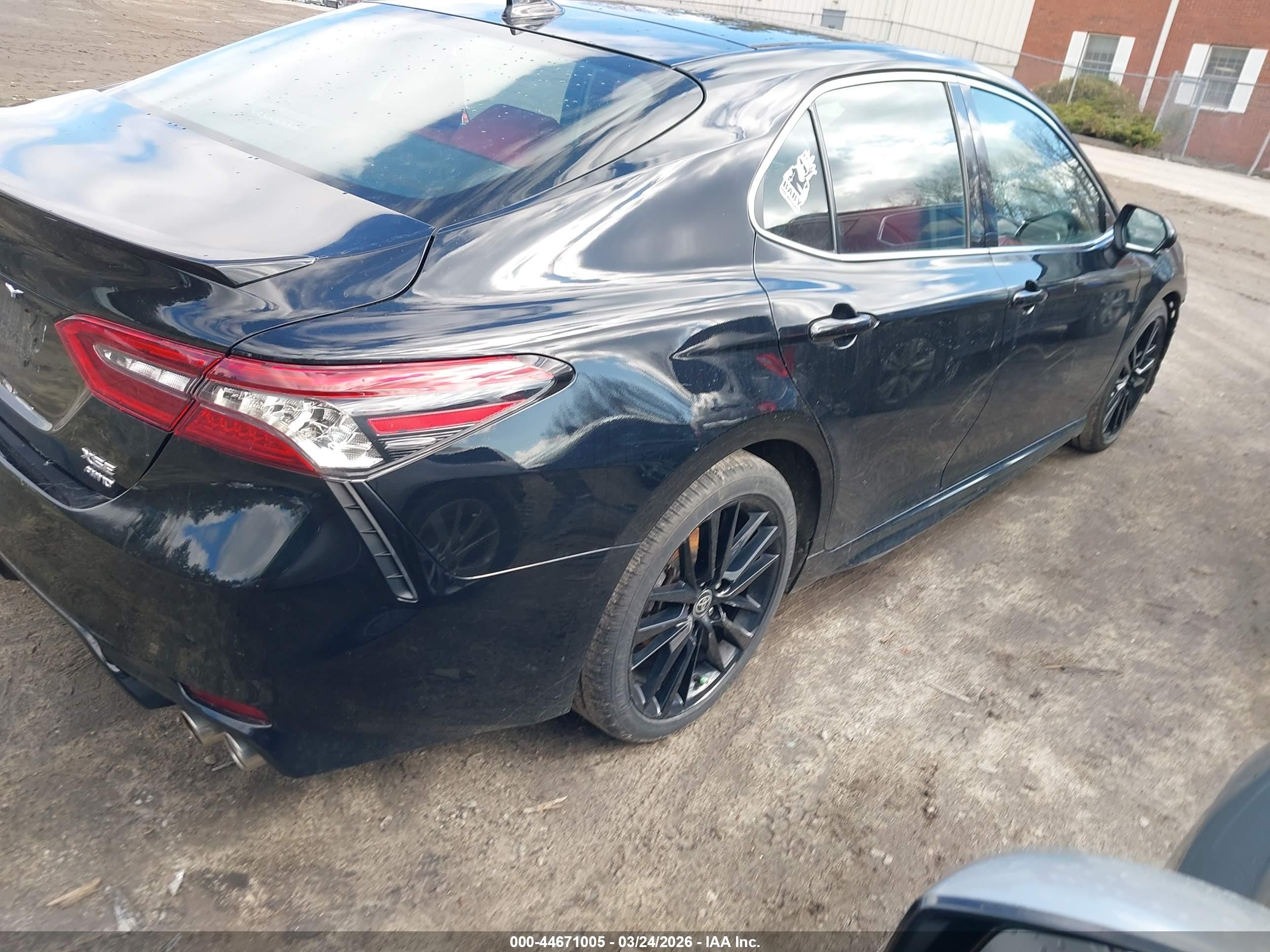 TOYOTA CAMRY image 4