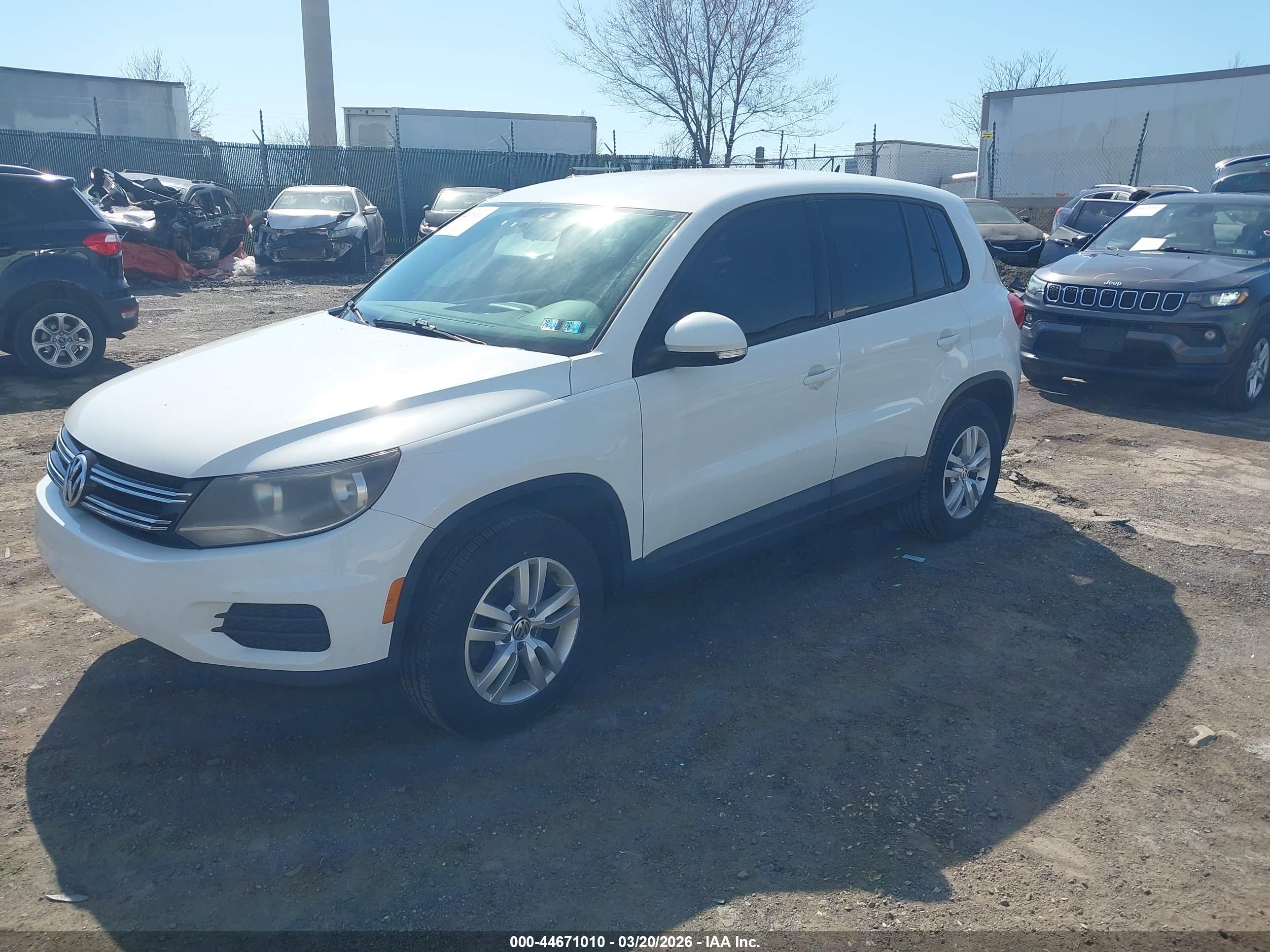 VOLKSWAGEN TIGUAN image 2