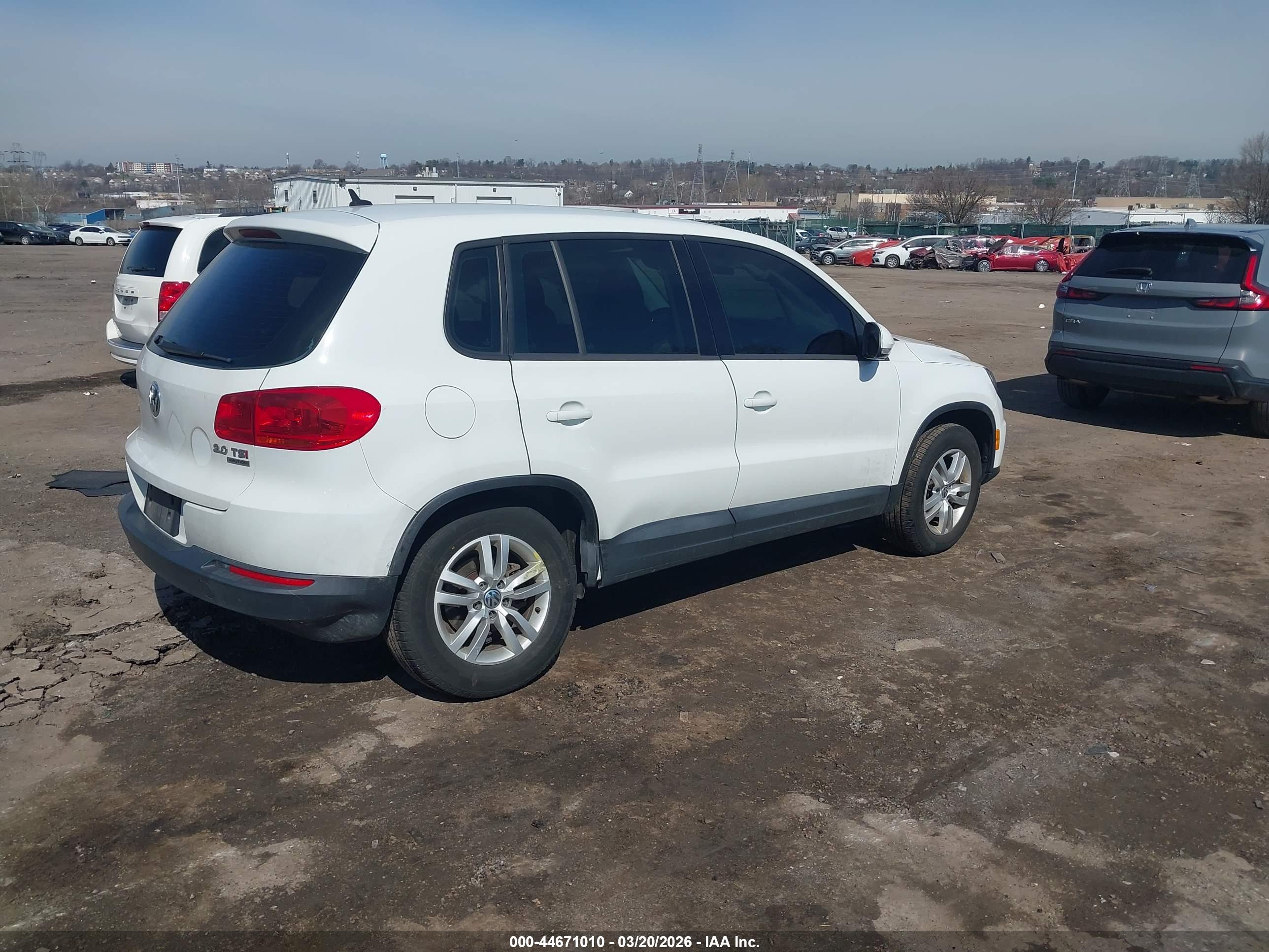 VOLKSWAGEN TIGUAN image 4