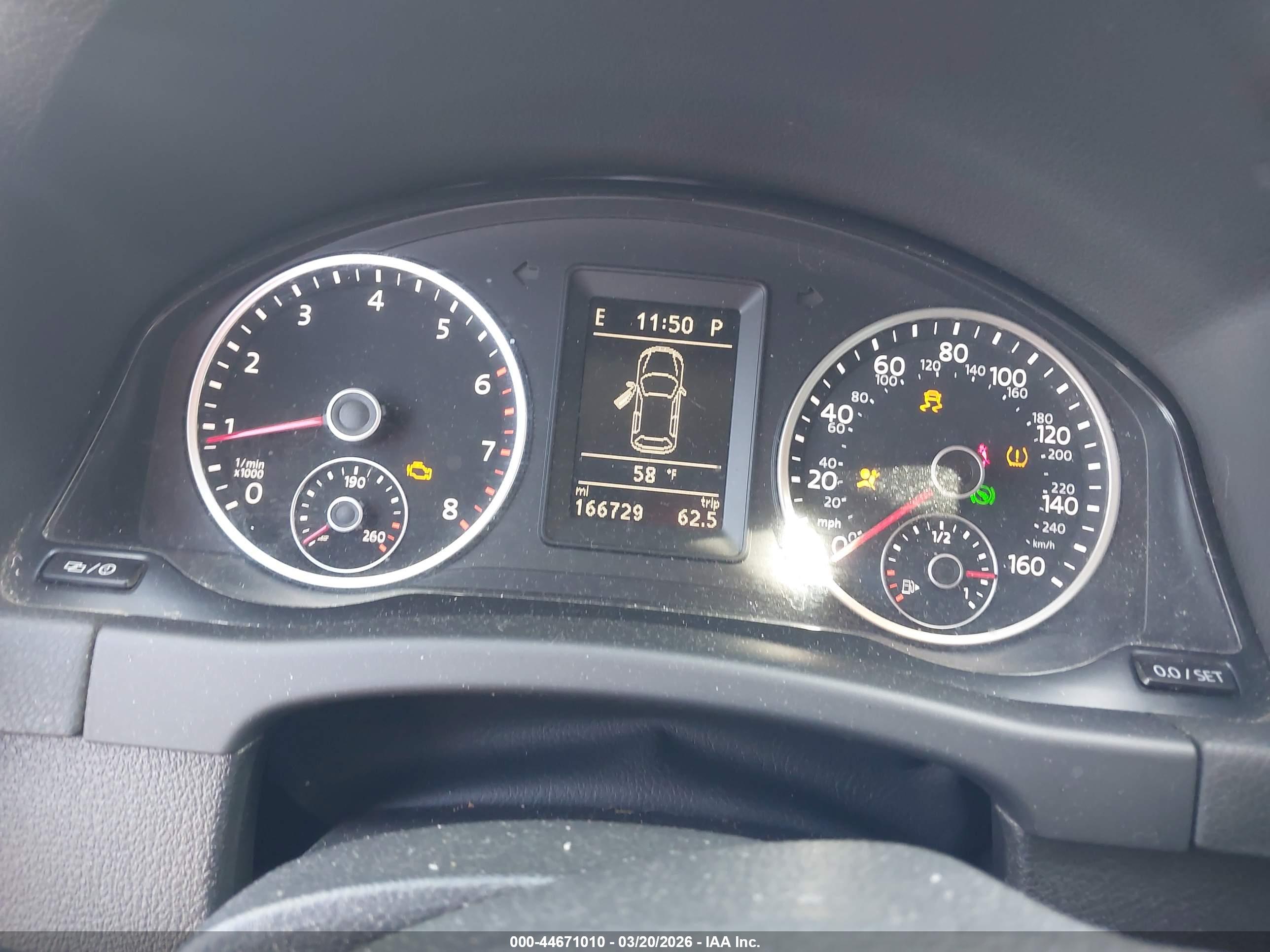 VOLKSWAGEN TIGUAN image 7