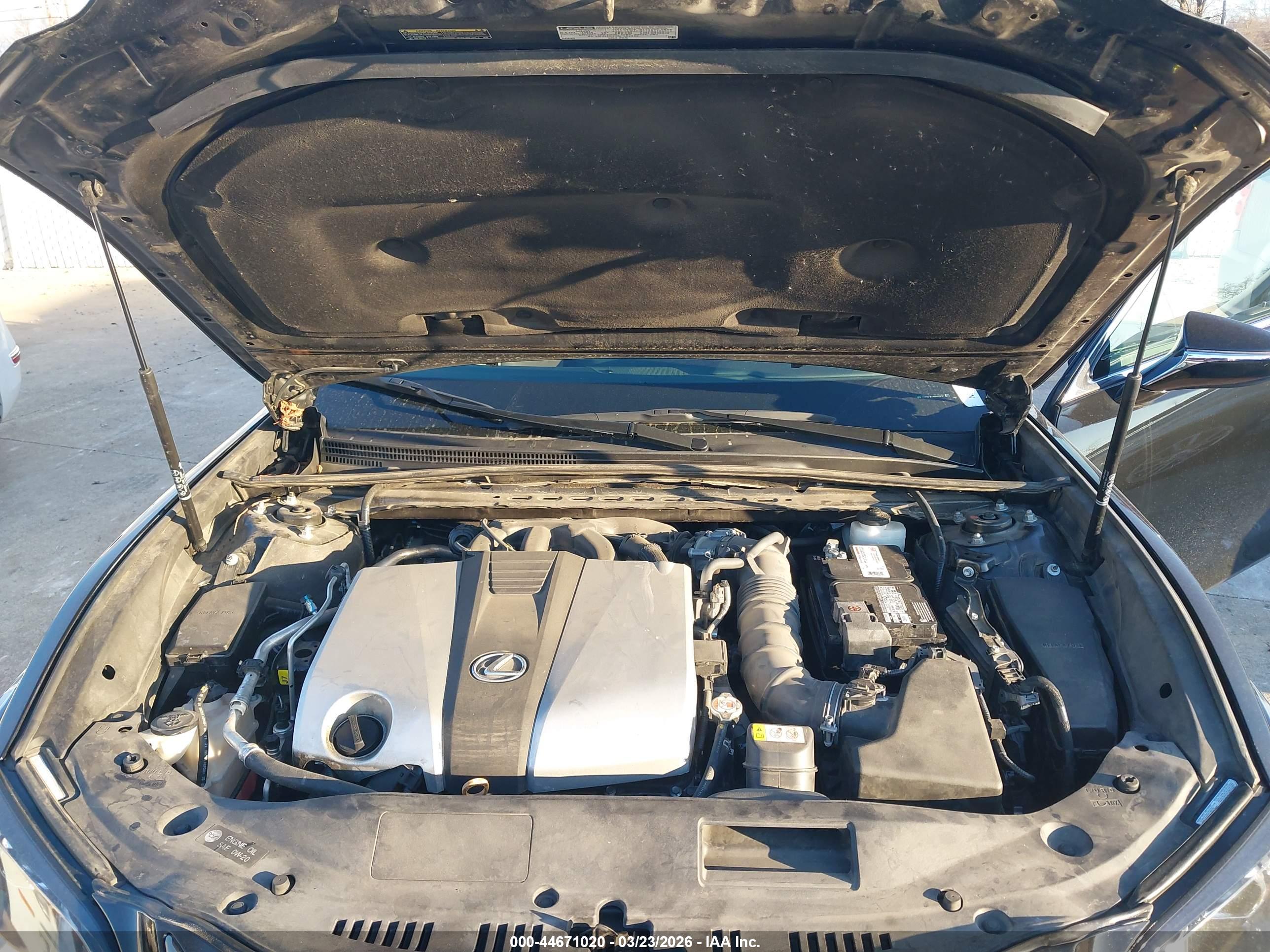 LEXUS ES image 10