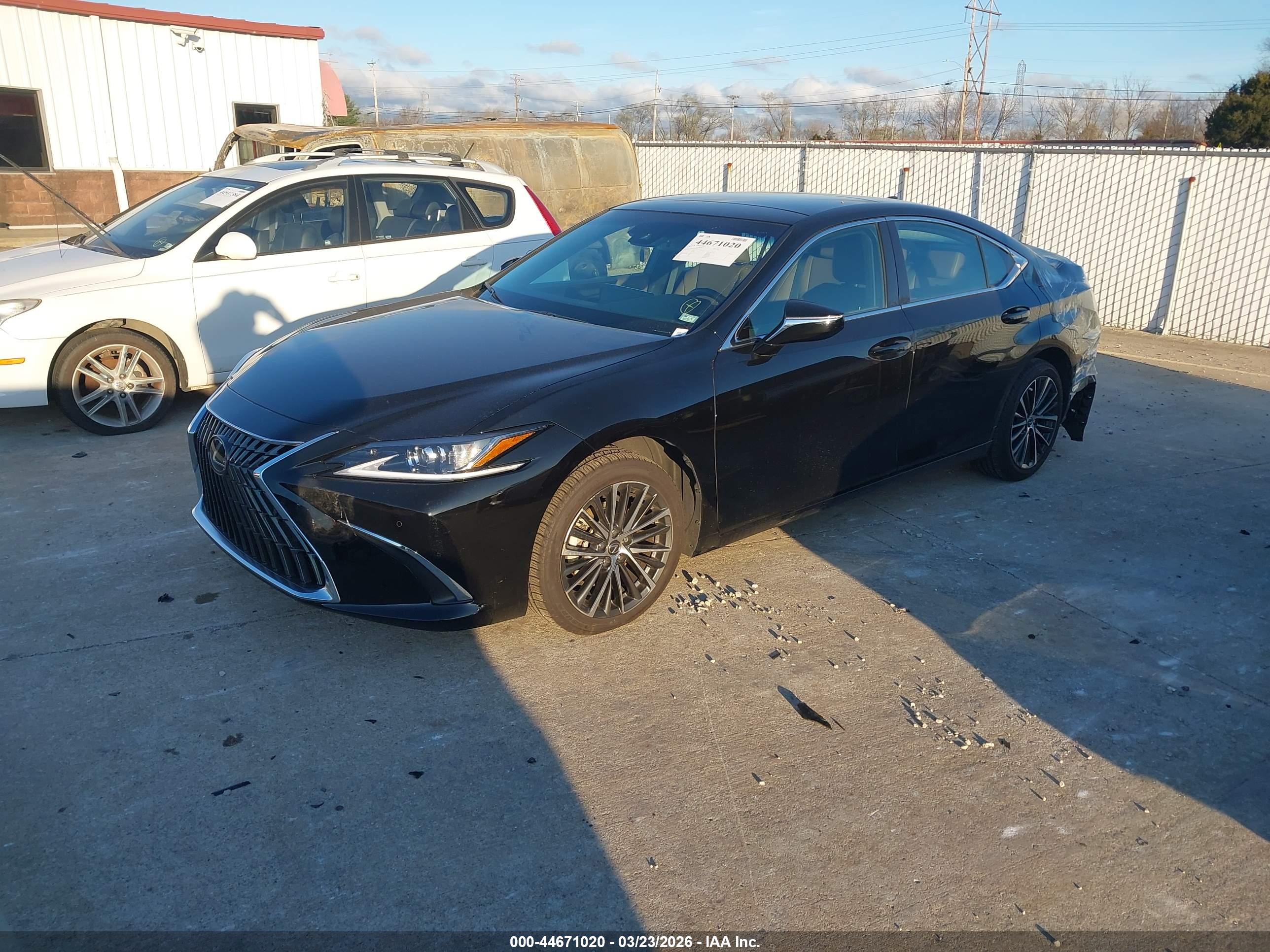 LEXUS ES image 2
