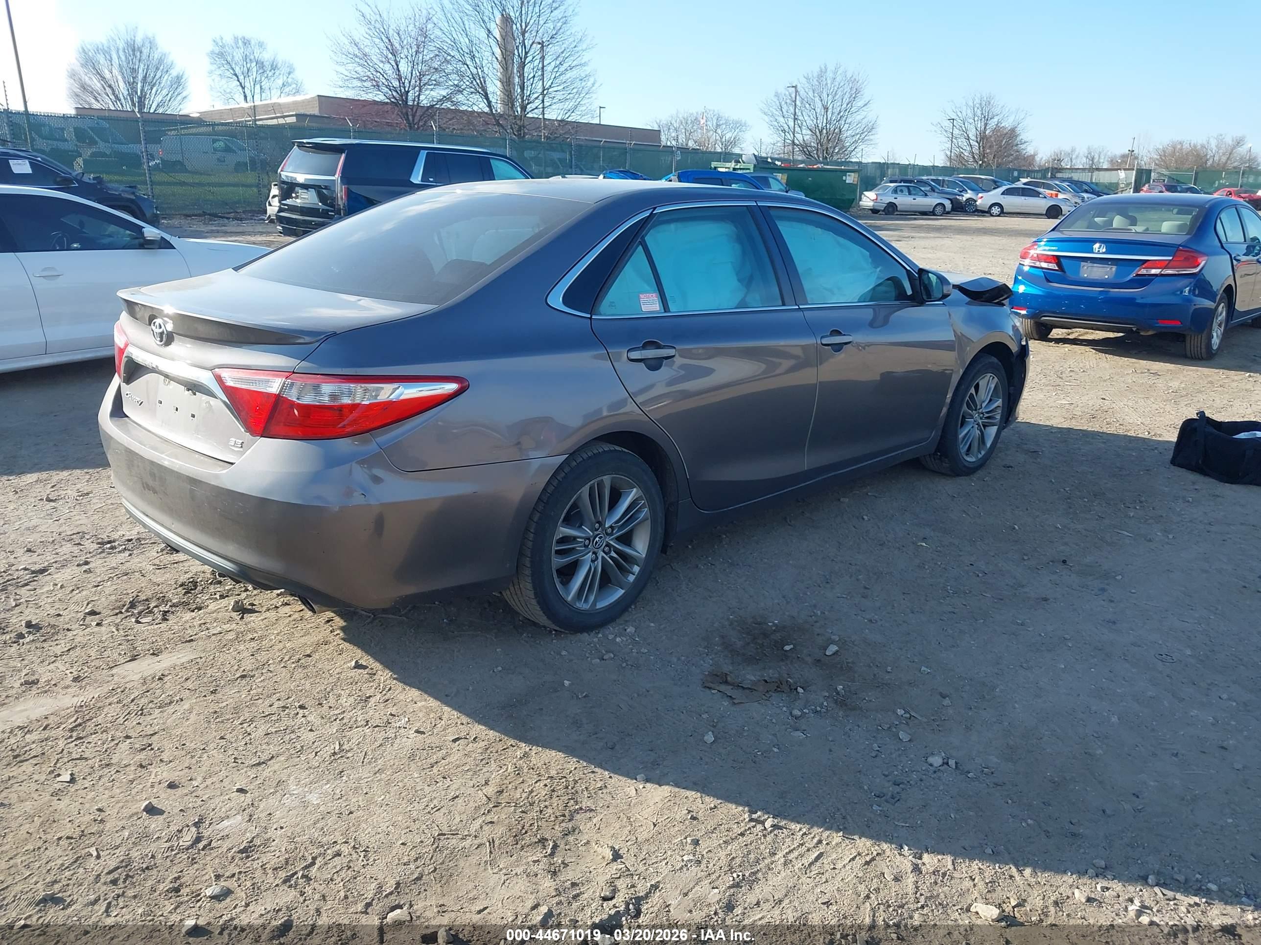 TOYOTA CAMRY image 4