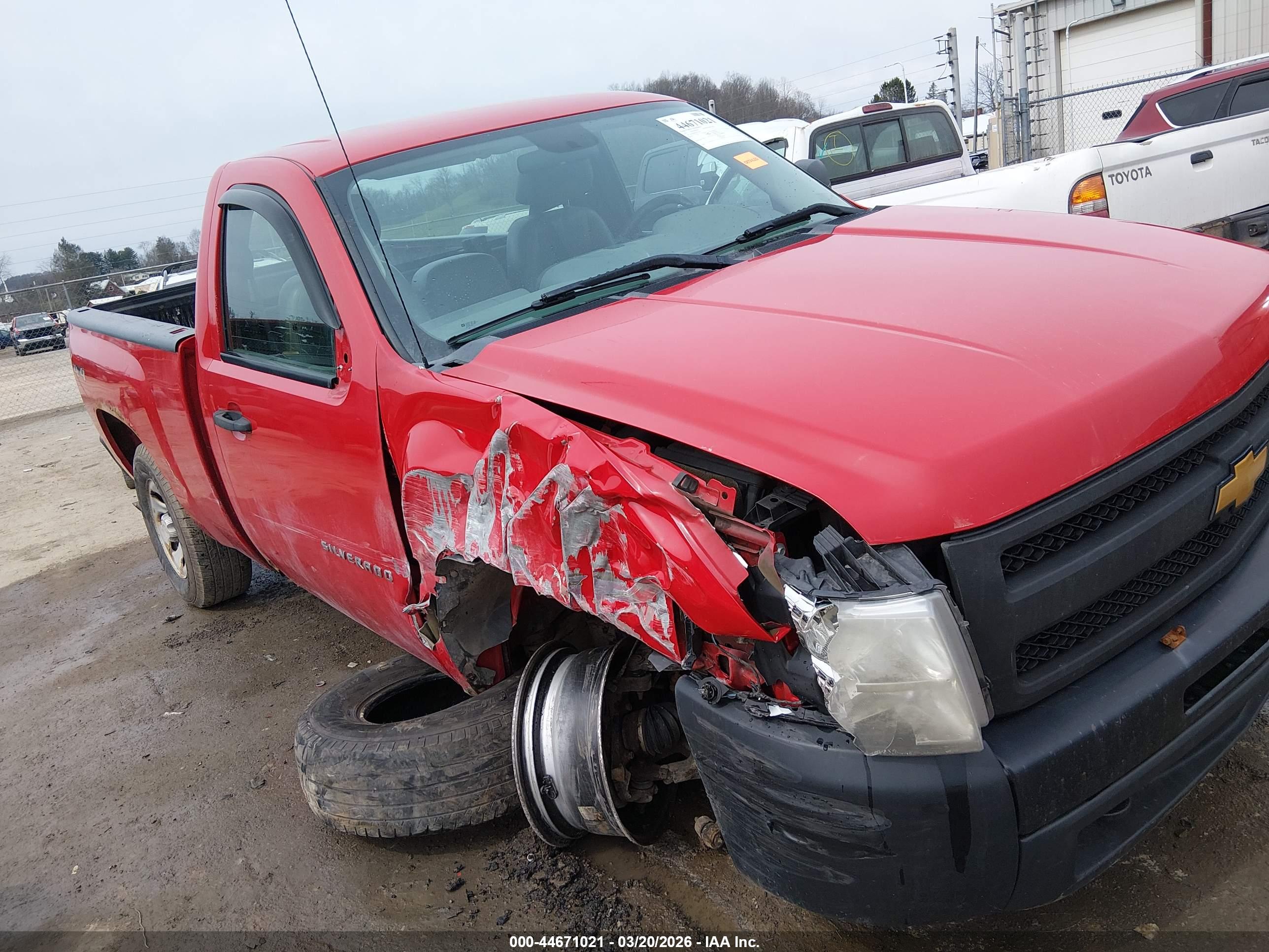 CHEVROLET SILVERADO image 6