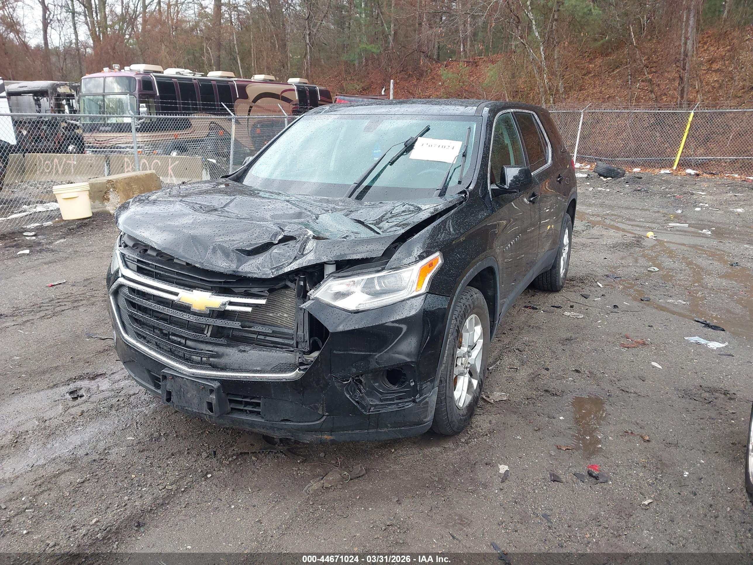 CHEVROLET TRAVERSE image 2