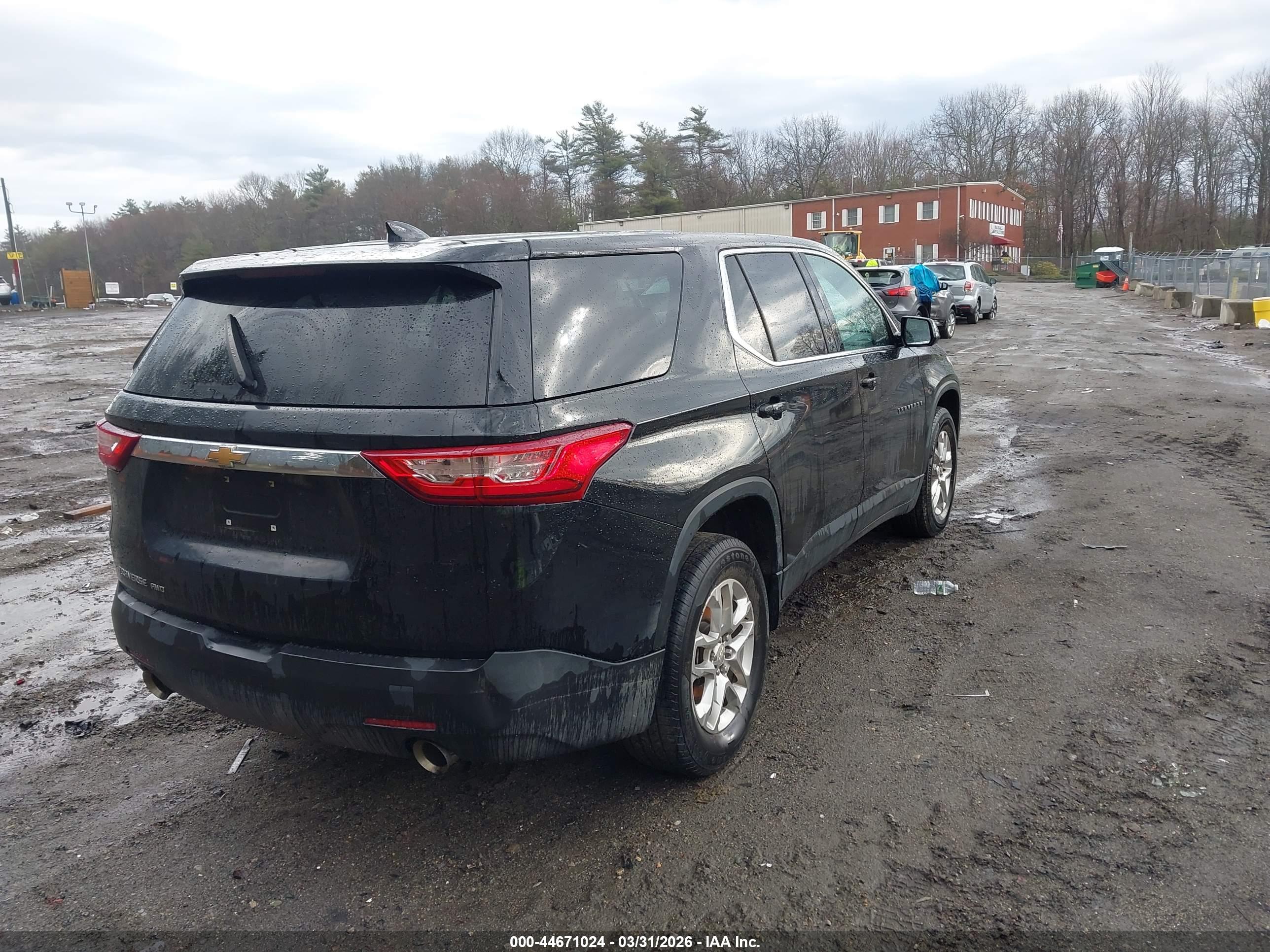 CHEVROLET TRAVERSE image 4