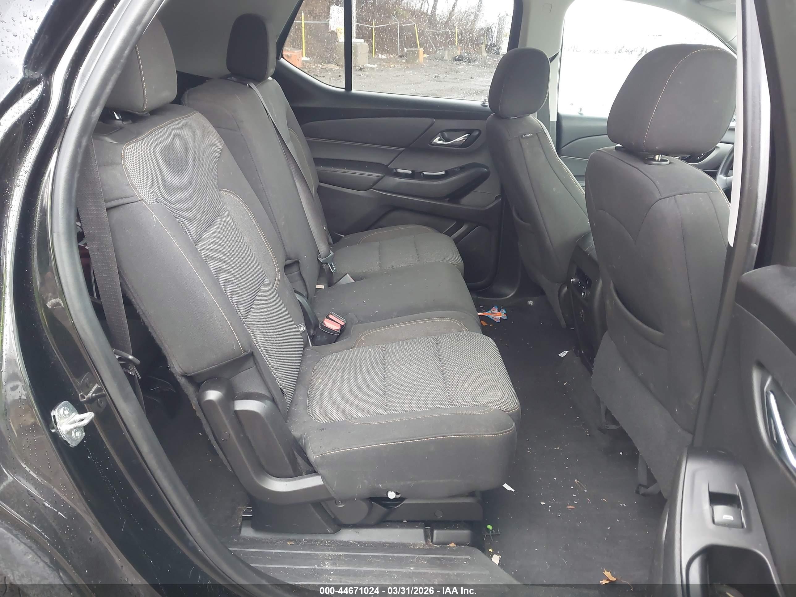 CHEVROLET TRAVERSE image 8