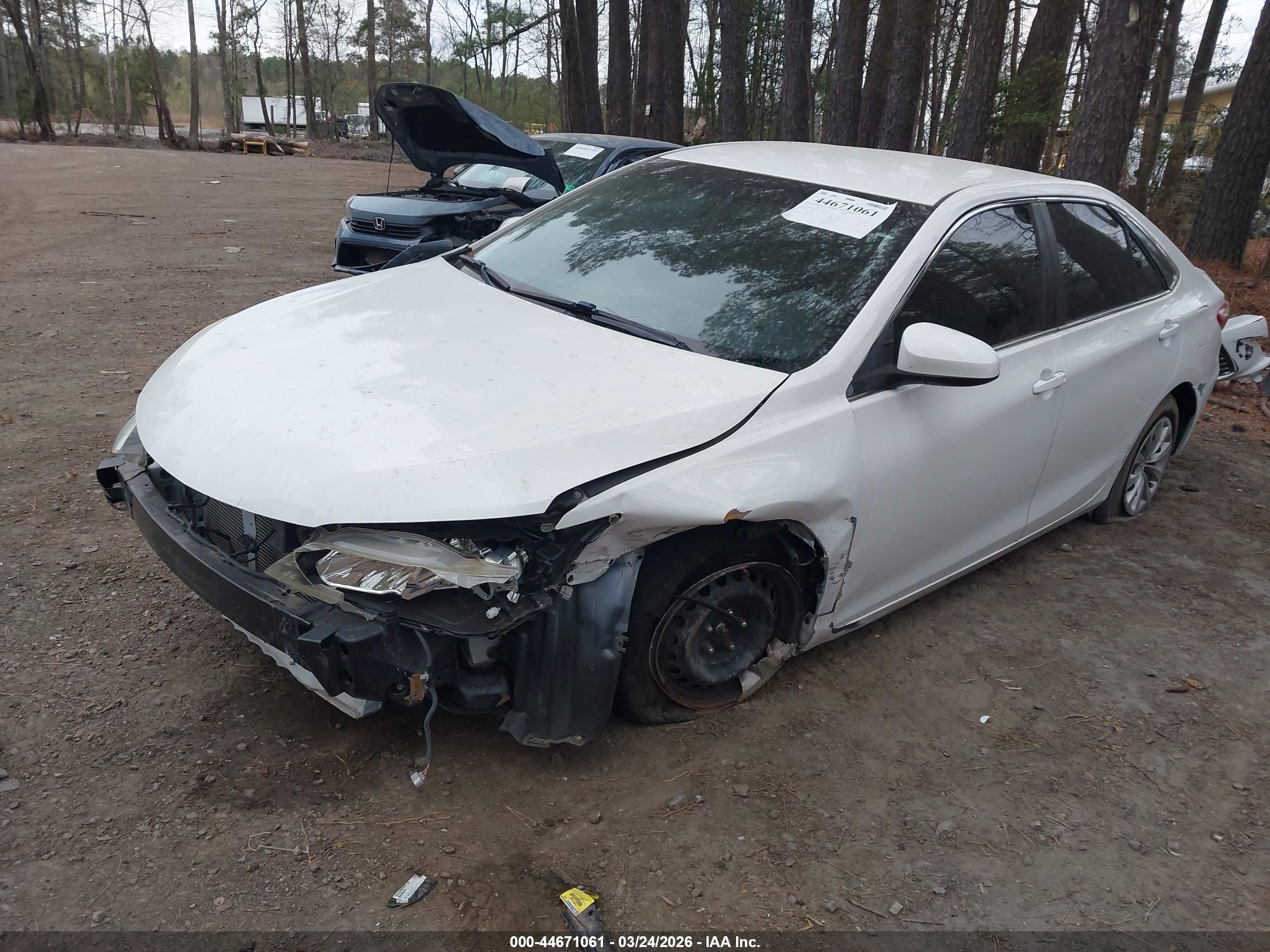 TOYOTA CAMRY image 2