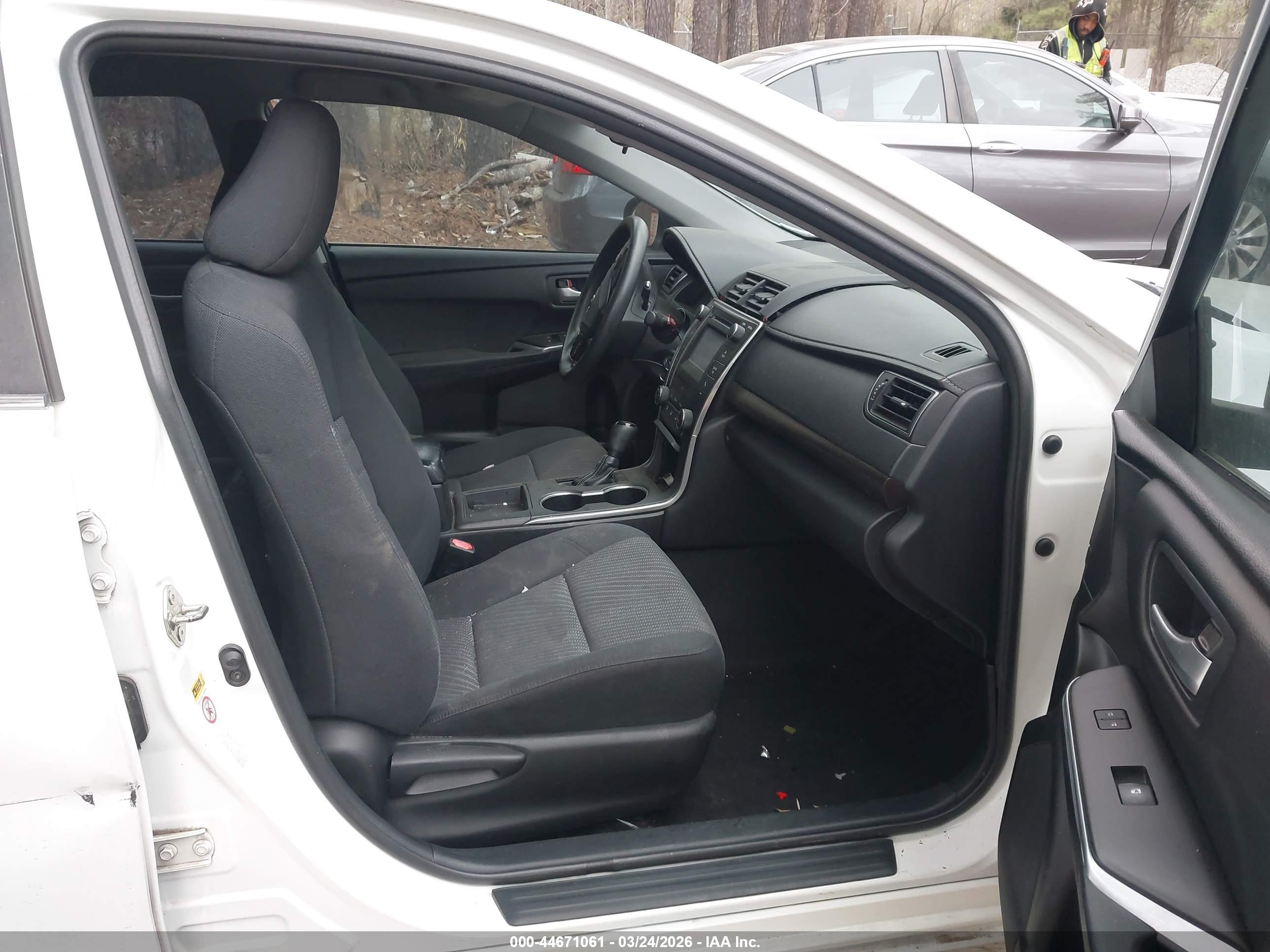 TOYOTA CAMRY image 5