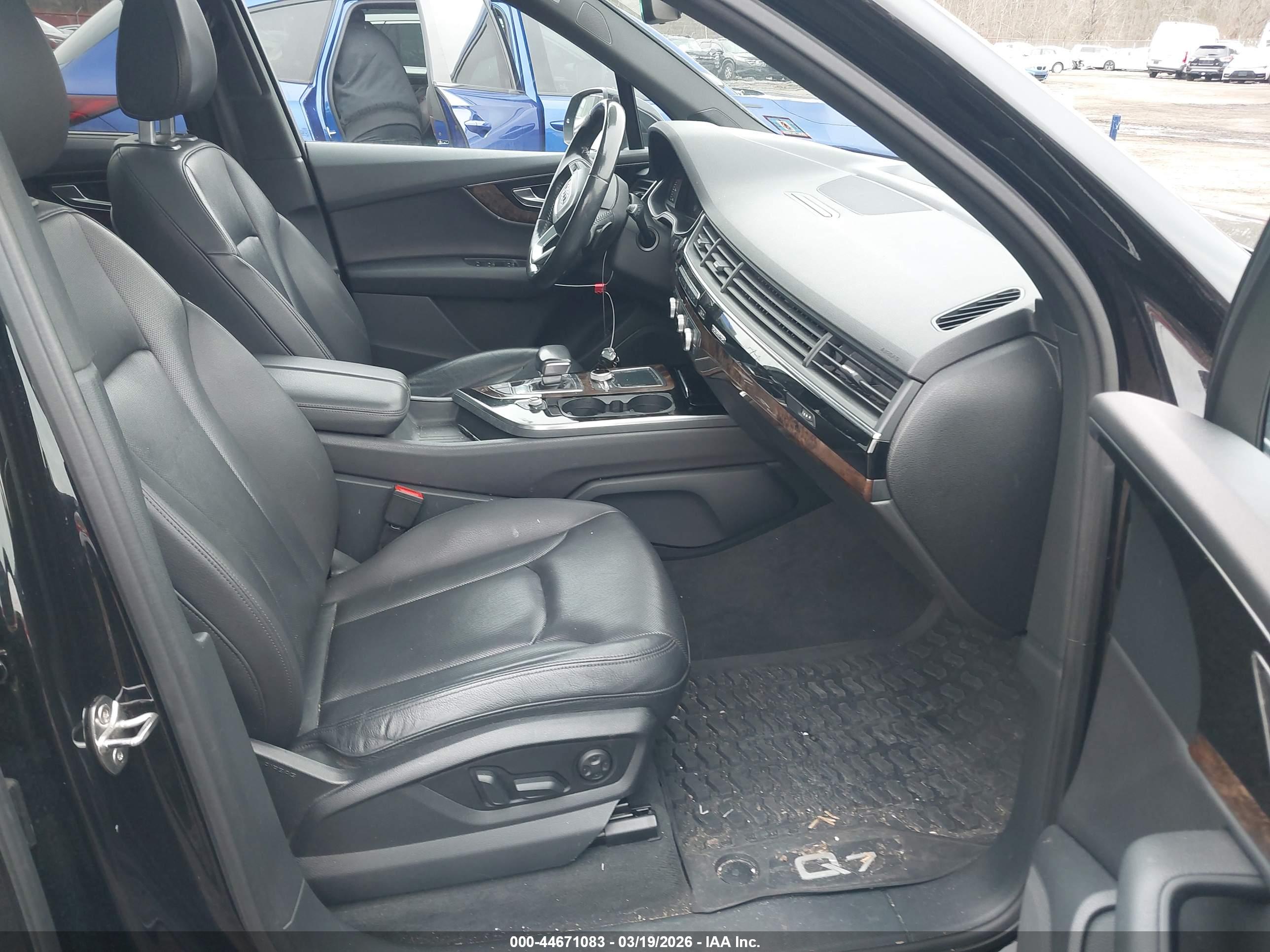 AUDI Q7 image 5