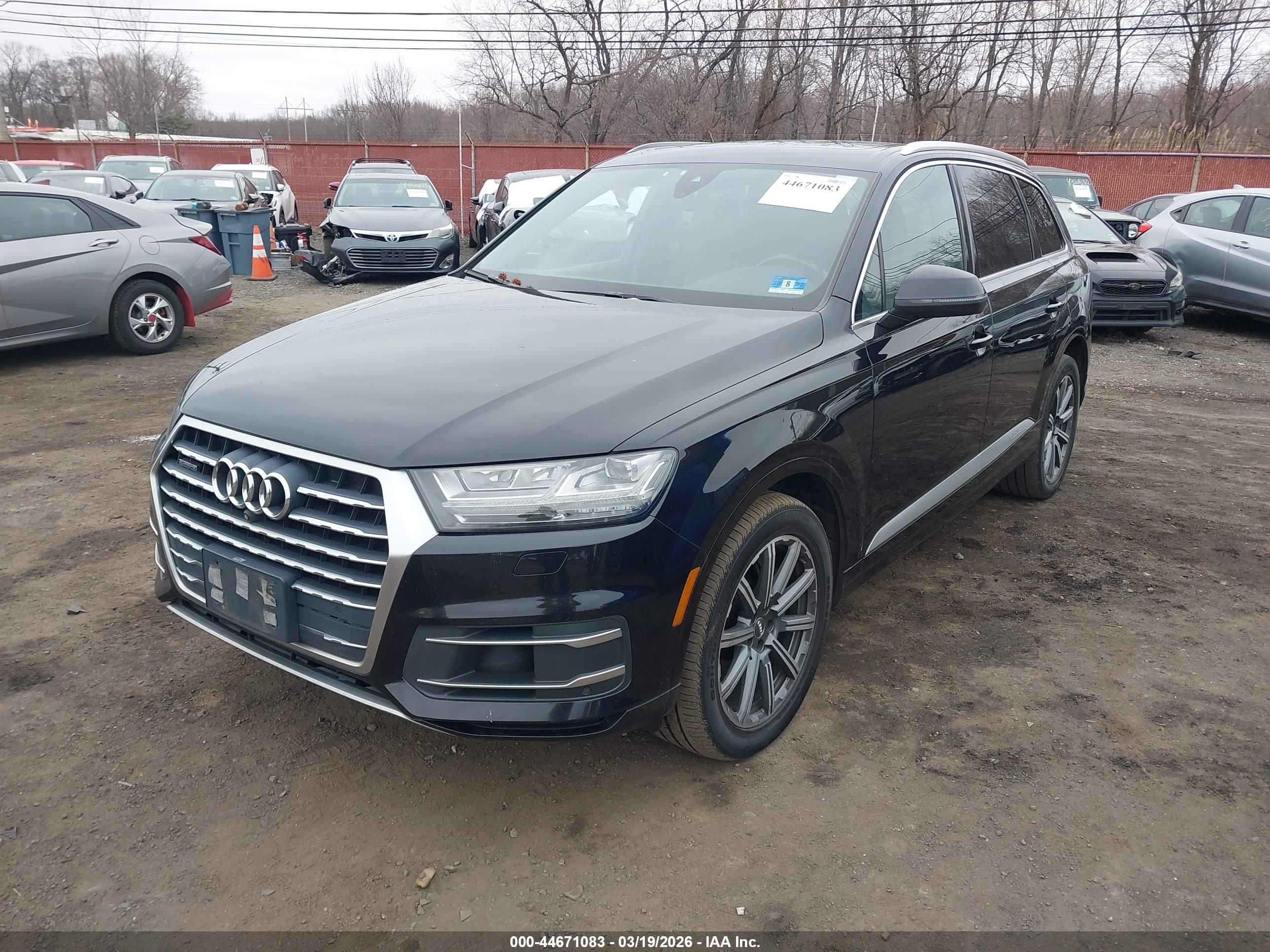 AUDI Q7 image 6