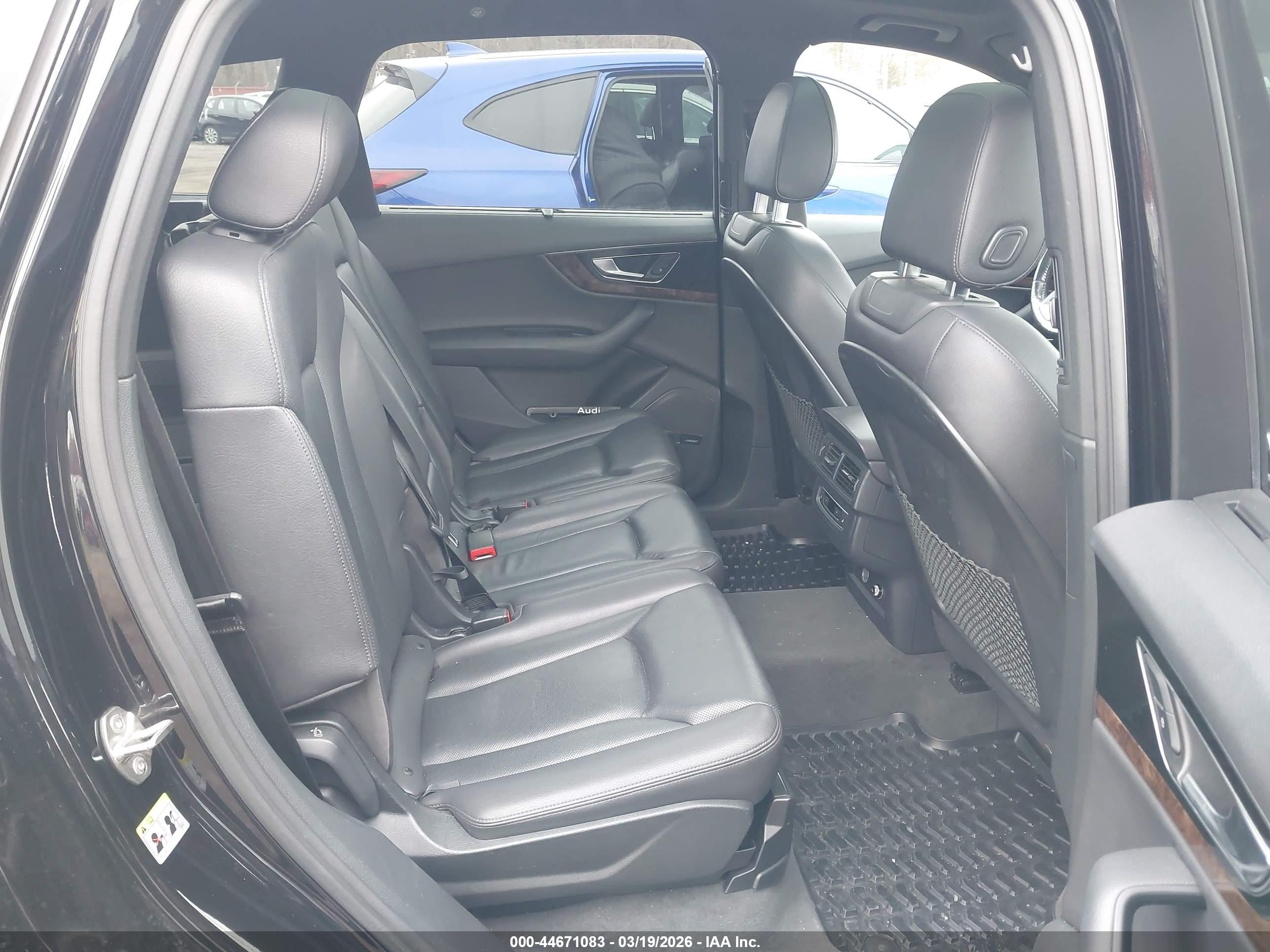 AUDI Q7 image 8
