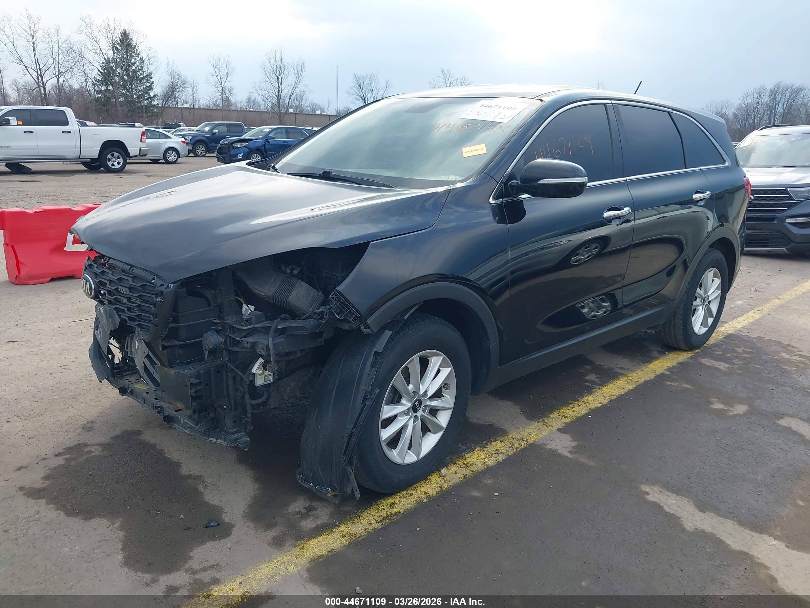 KIA SORENTO image 2