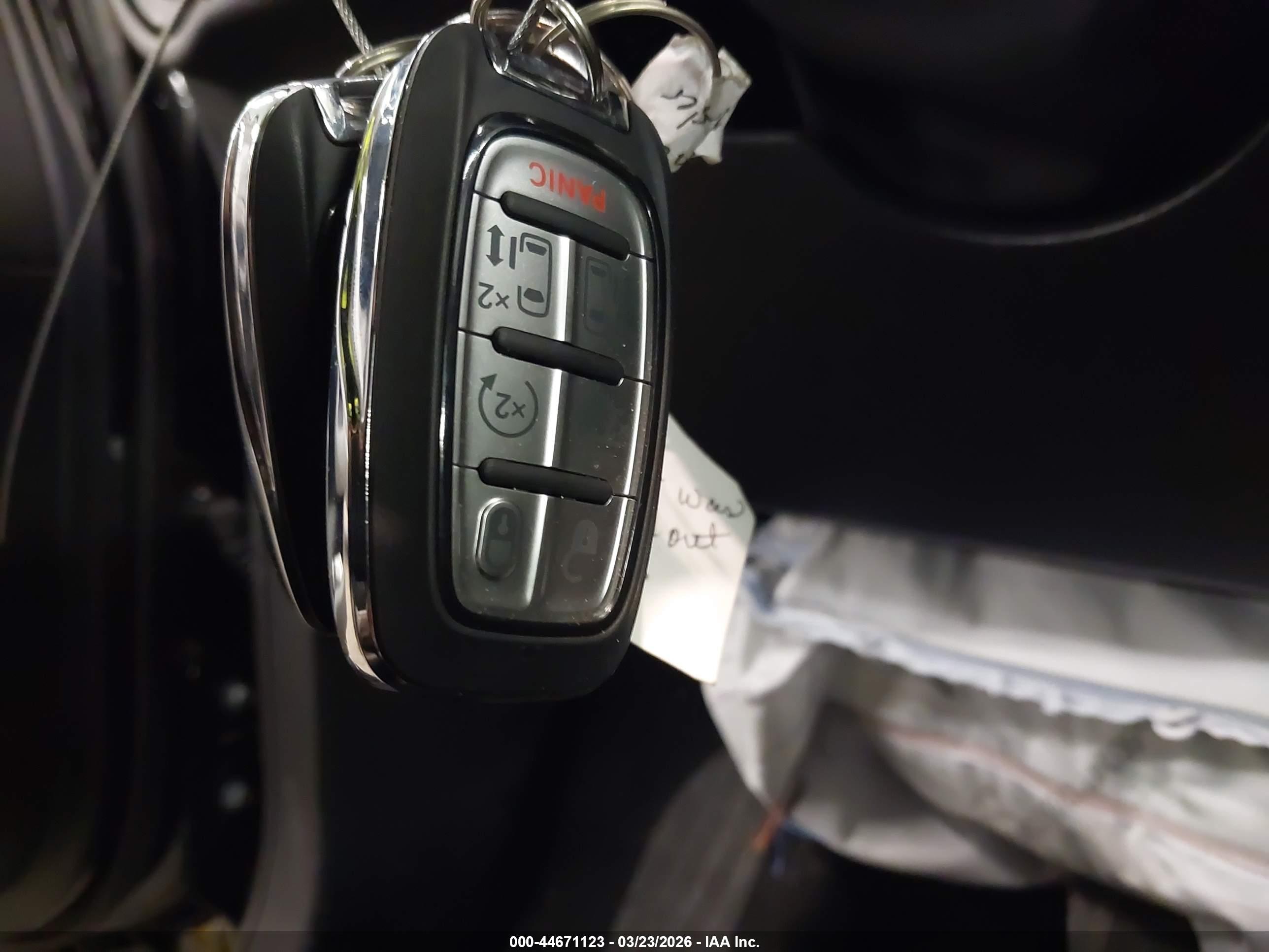 CHRYSLER PACIFICA image 11
