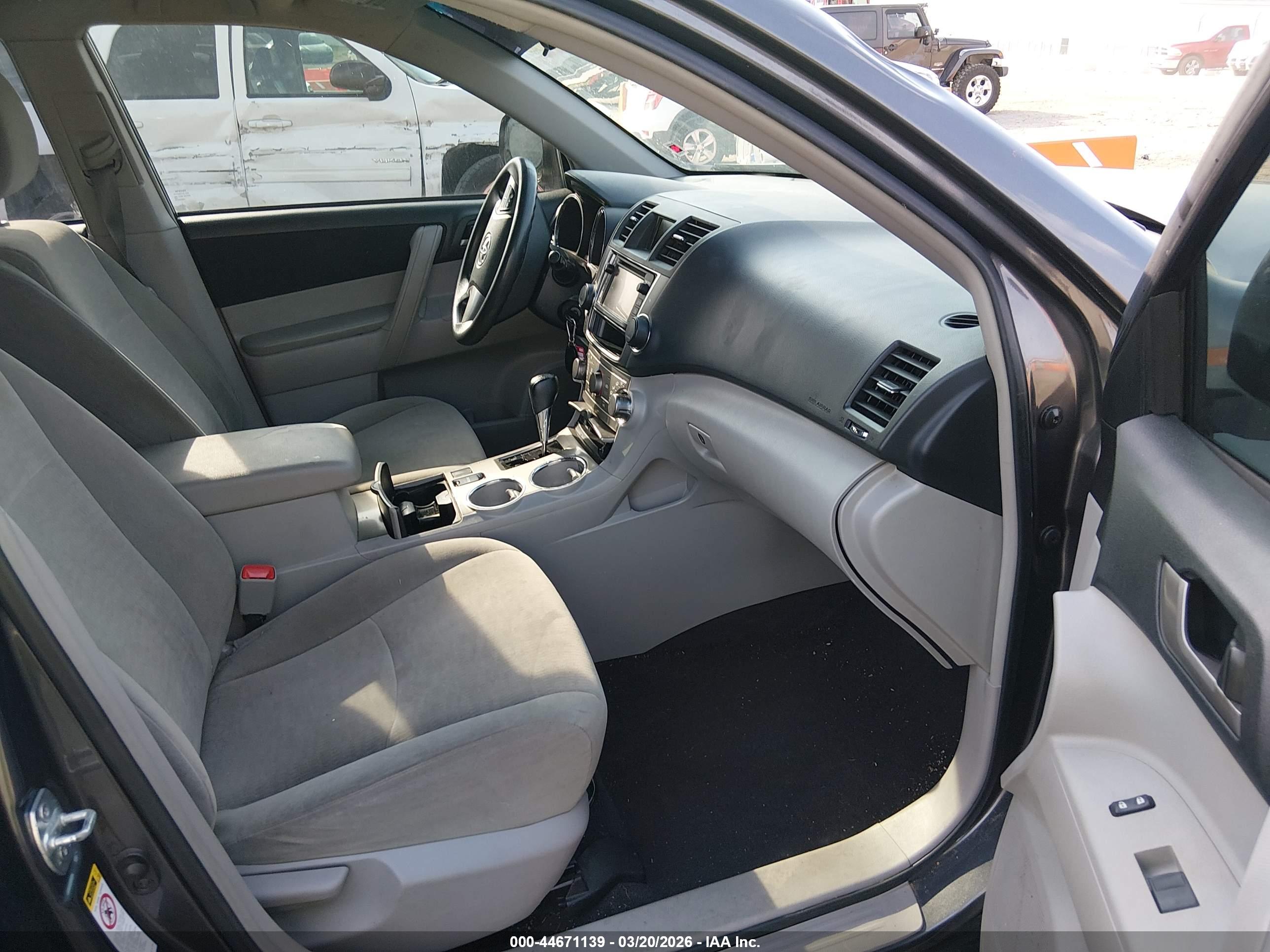 TOYOTA HIGHLANDER image 5
