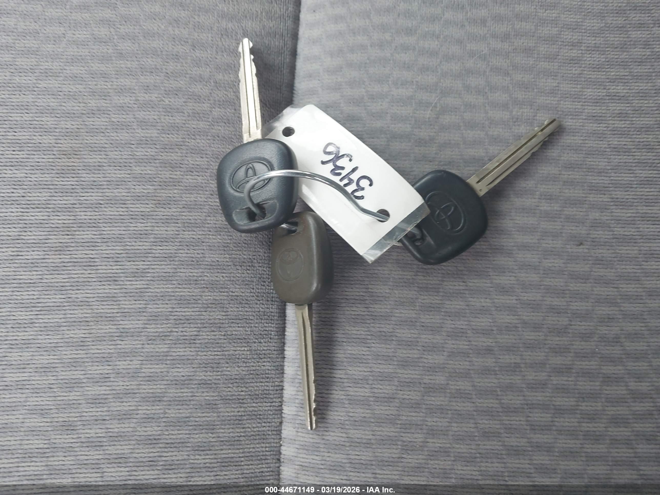 TOYOTA COROLLA image 11