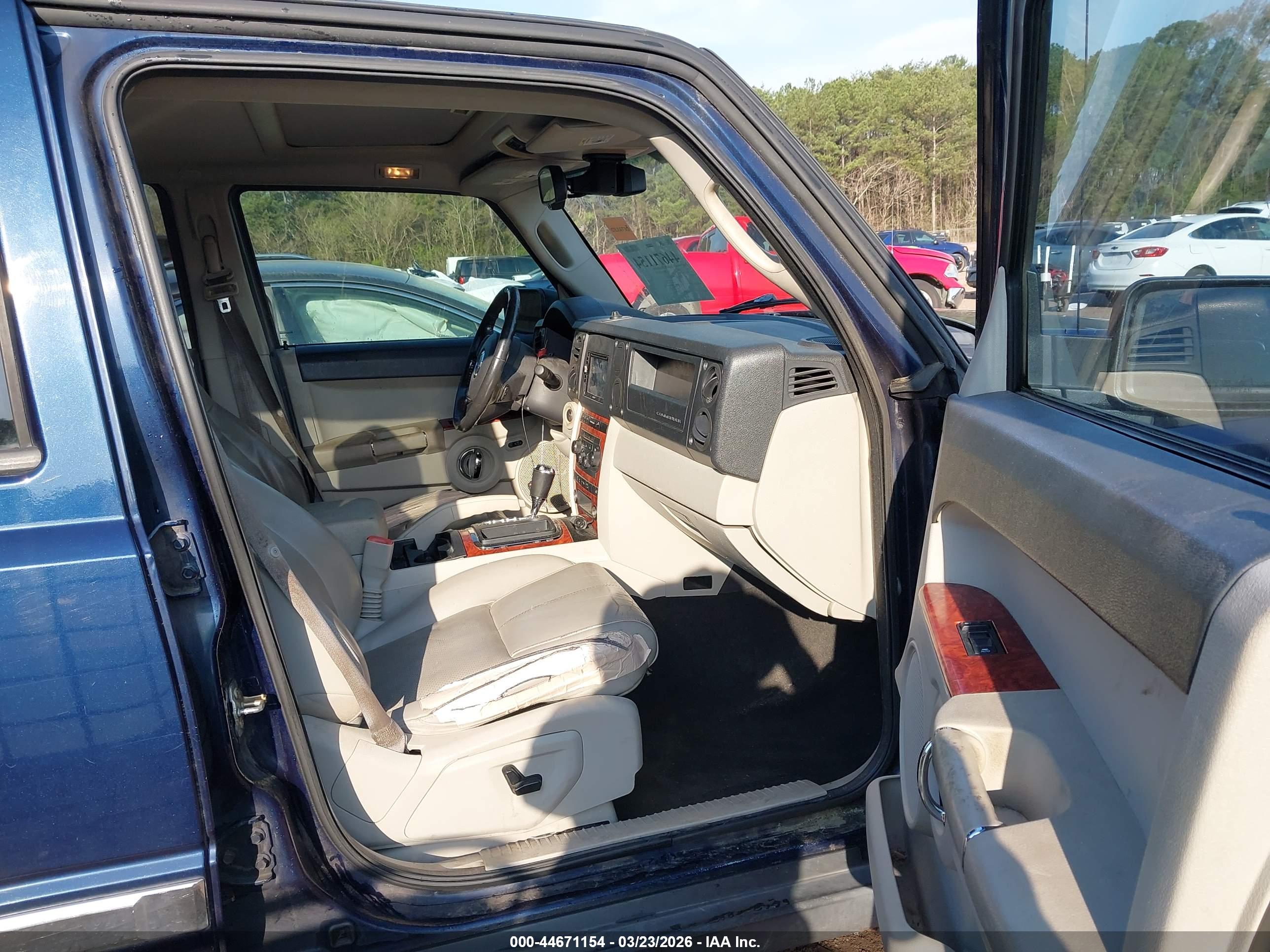JEEP COMMANDER image 5