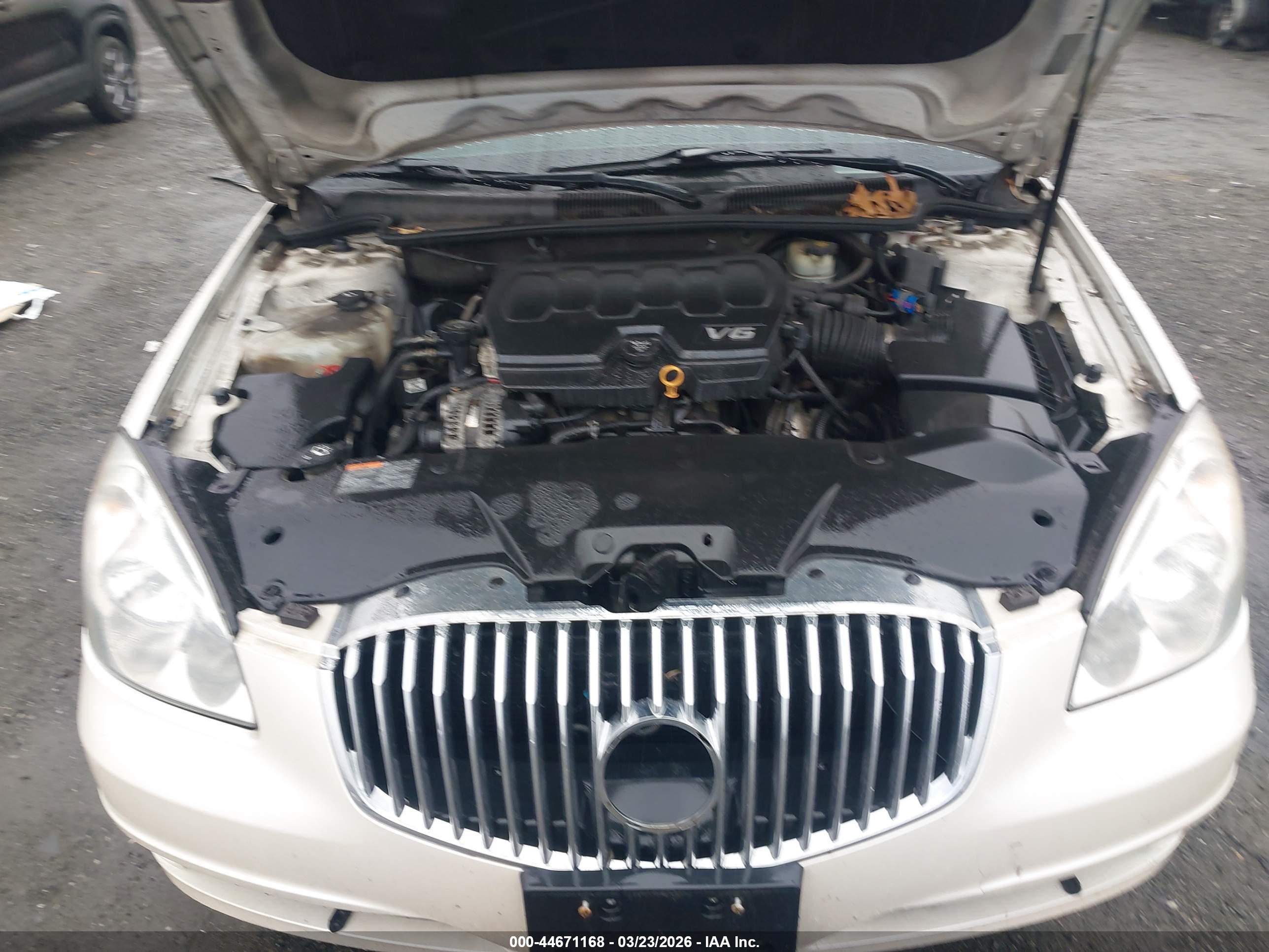 BUICK LUCERNE image 10