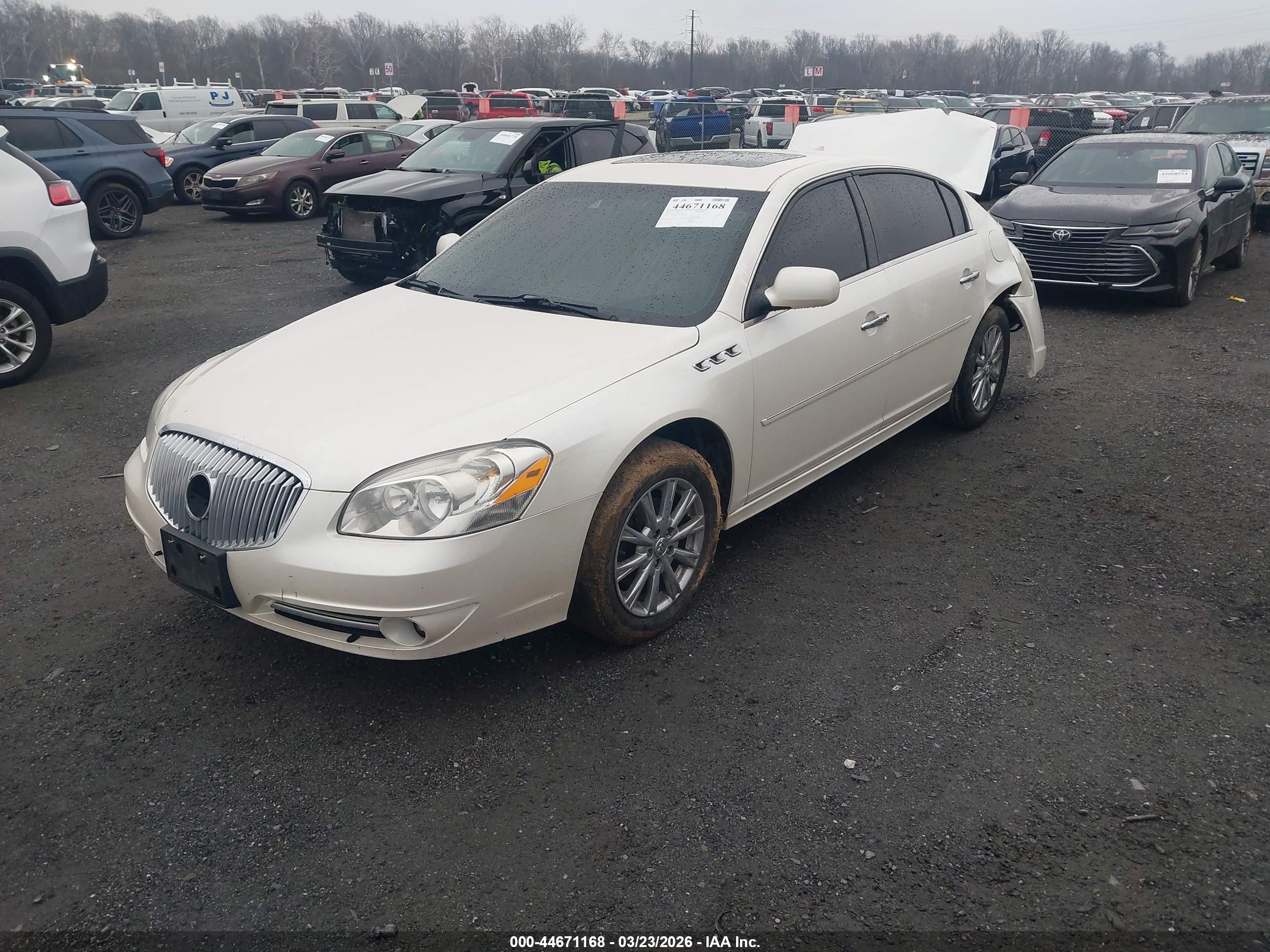BUICK LUCERNE image 2