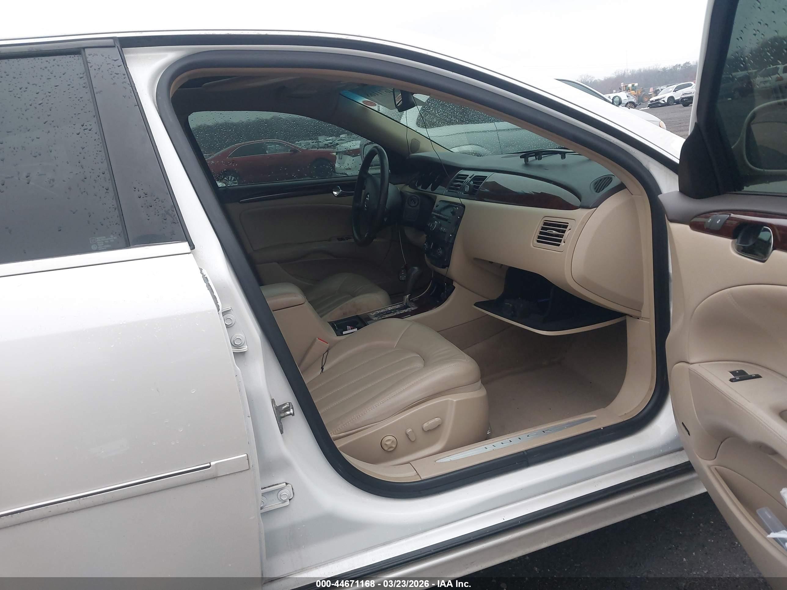 BUICK LUCERNE image 5