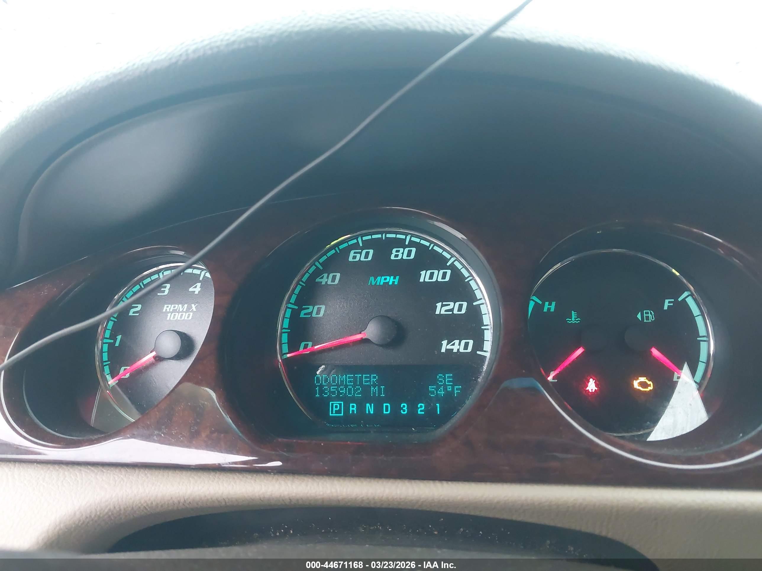 BUICK LUCERNE image 7