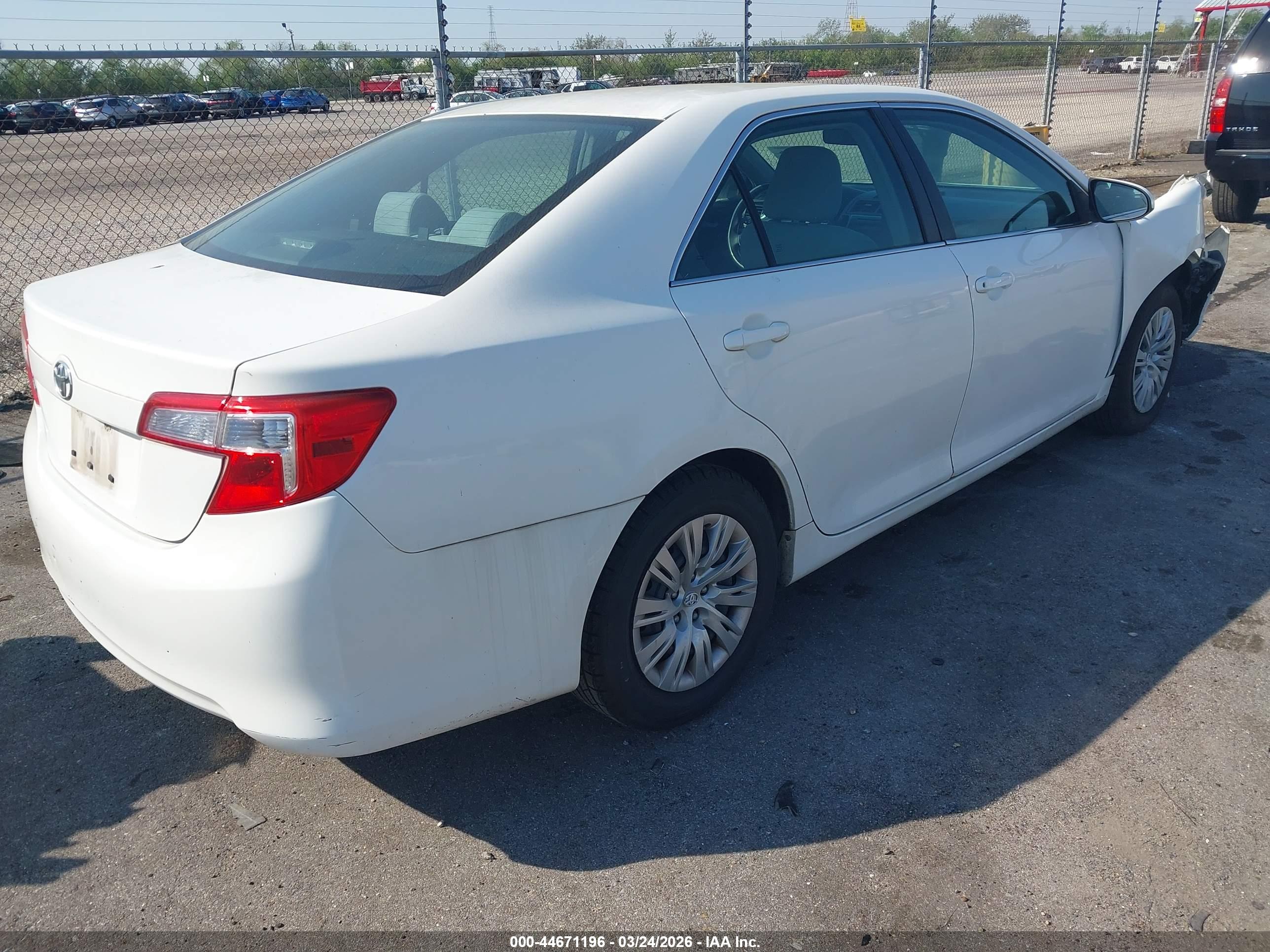 TOYOTA CAMRY image 4