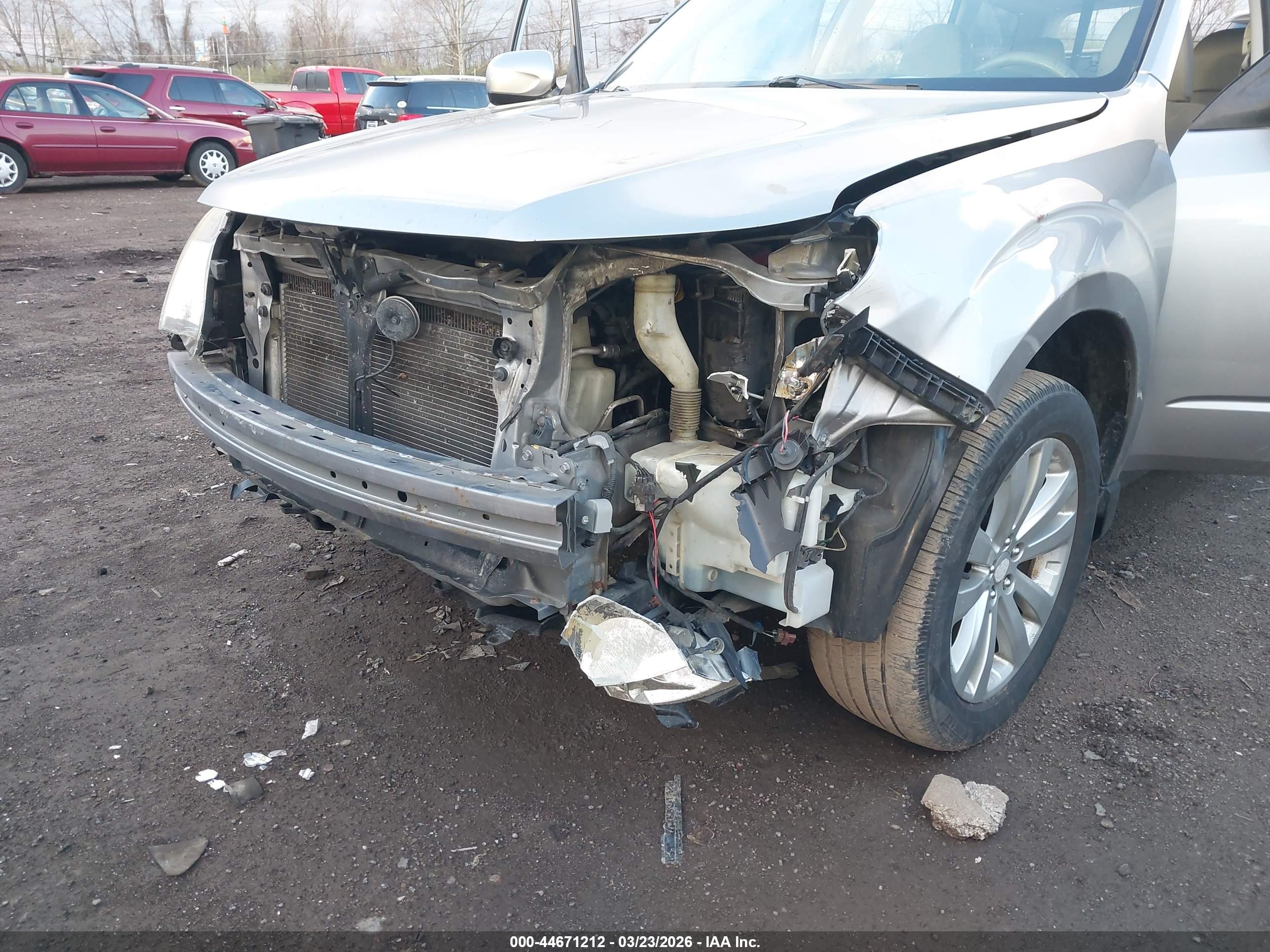 SUBARU FORESTER image 6