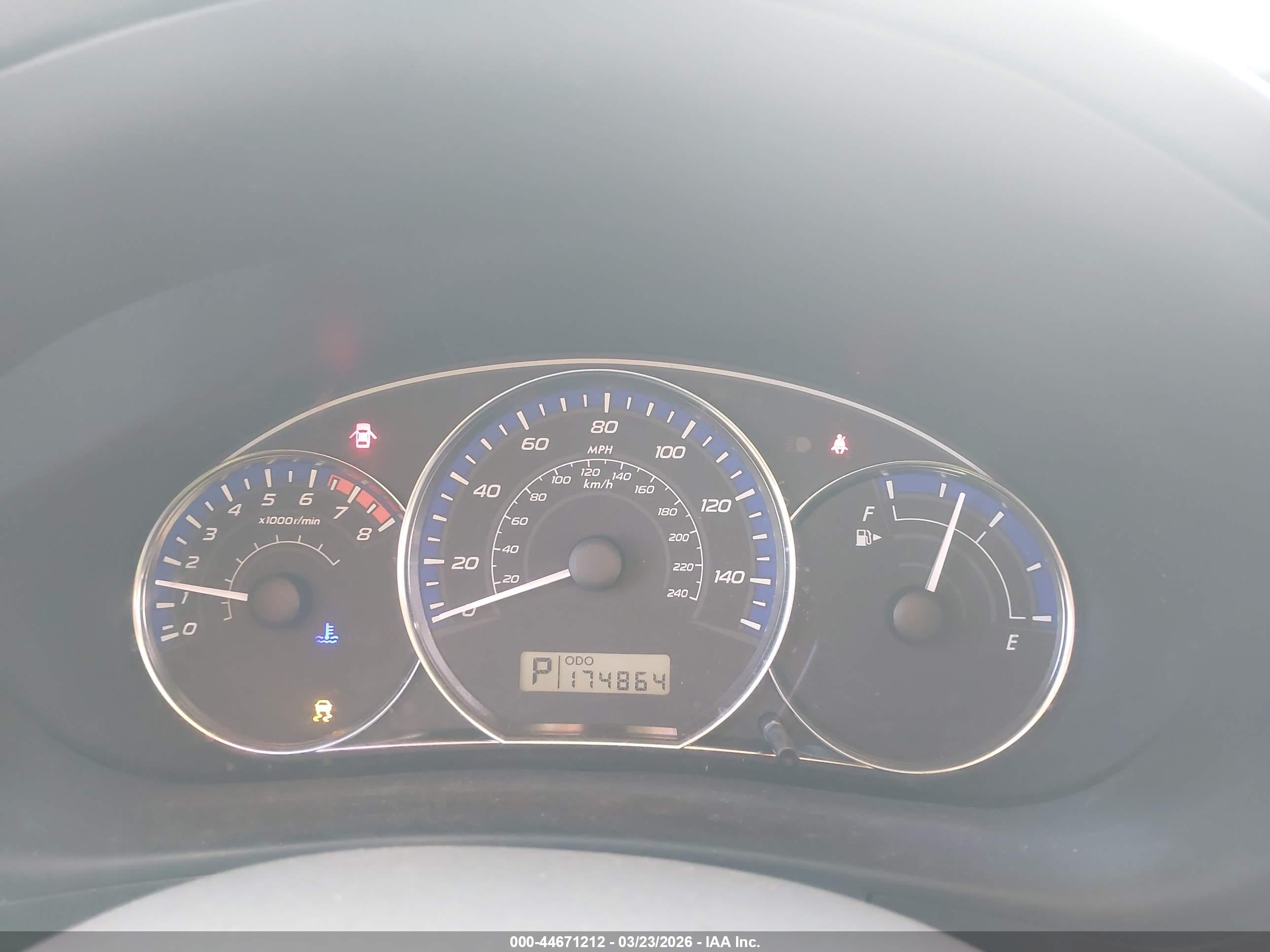 SUBARU FORESTER image 7