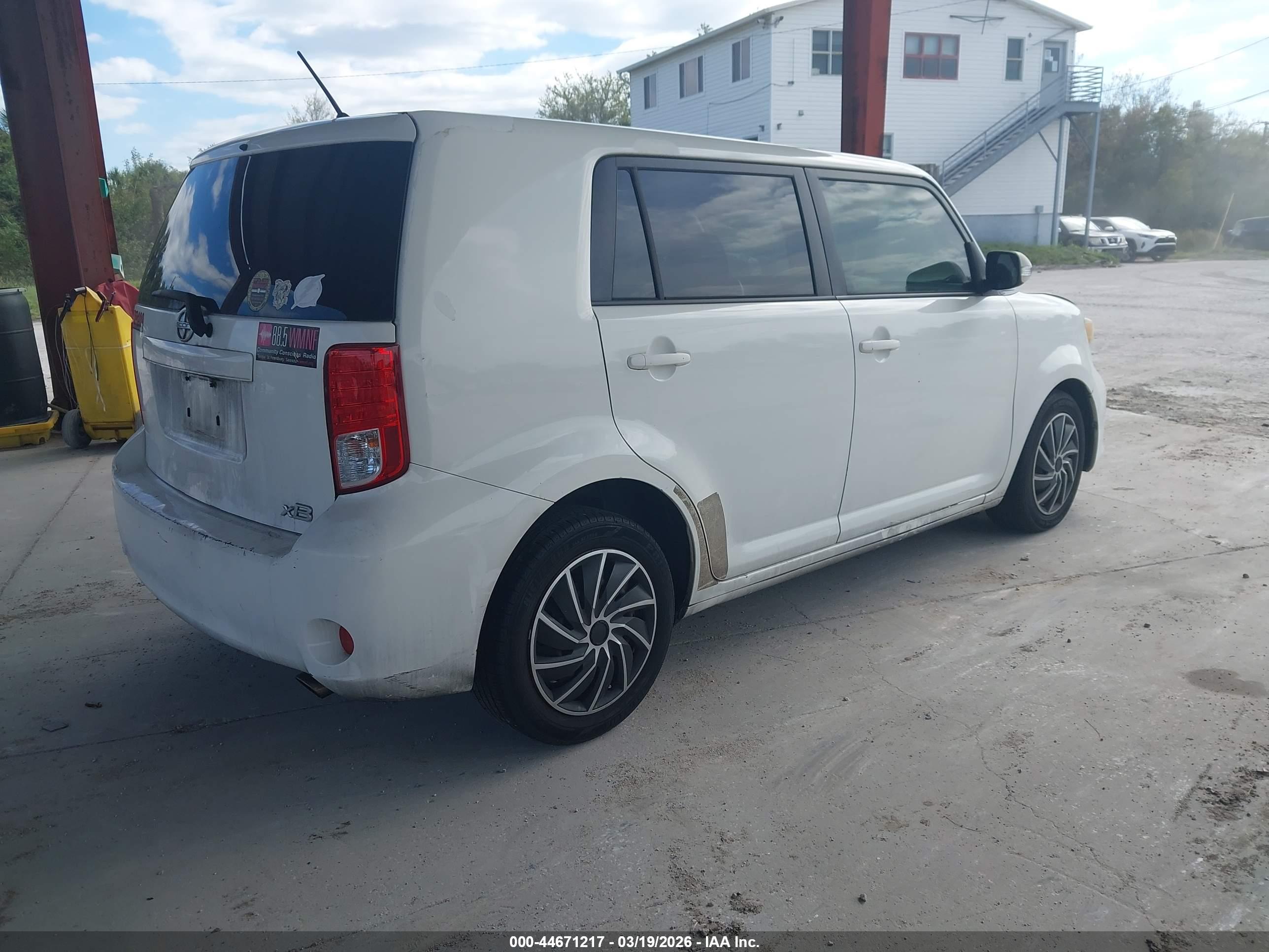 SCION XB image 4