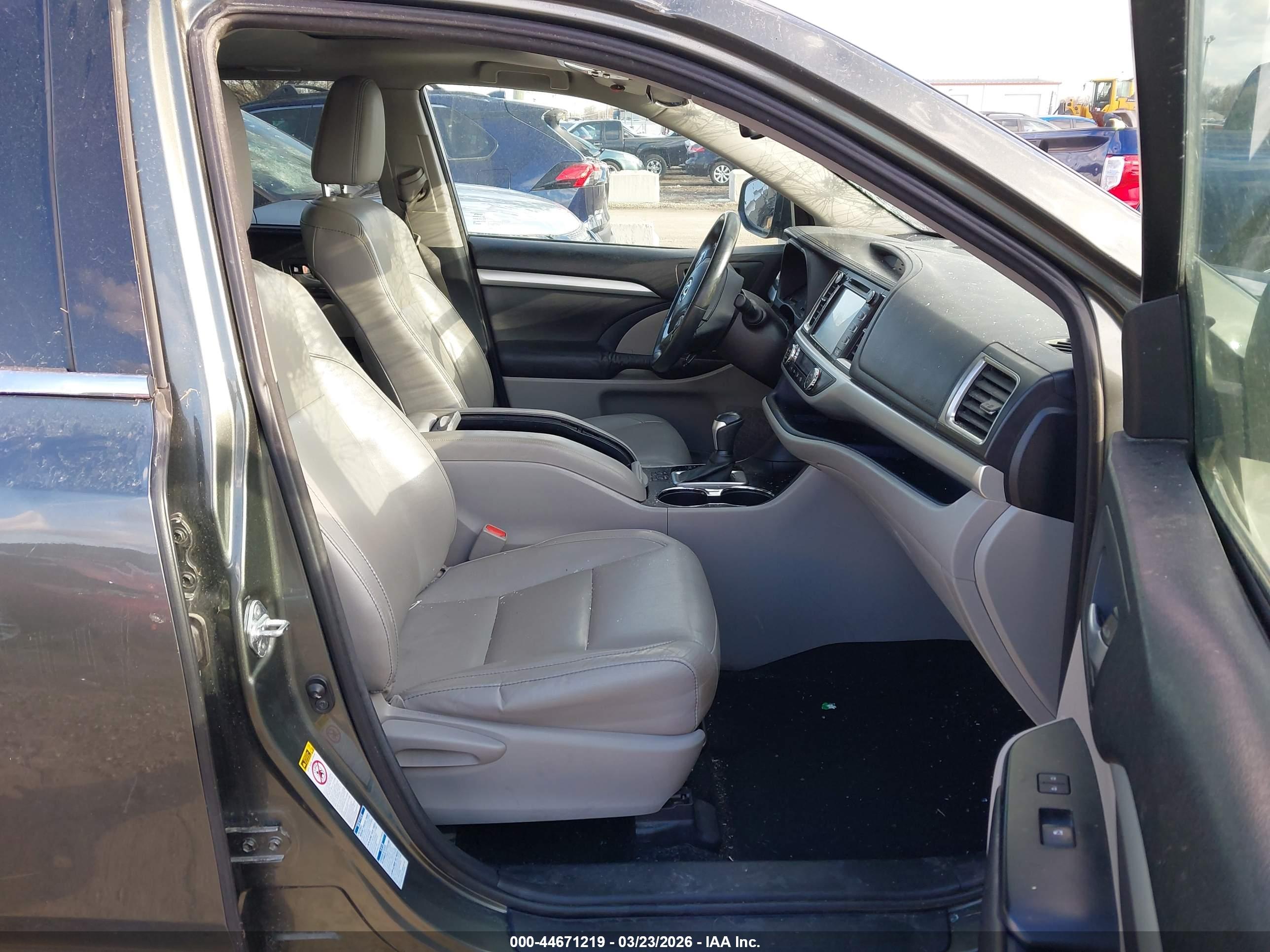TOYOTA HIGHLANDER image 5