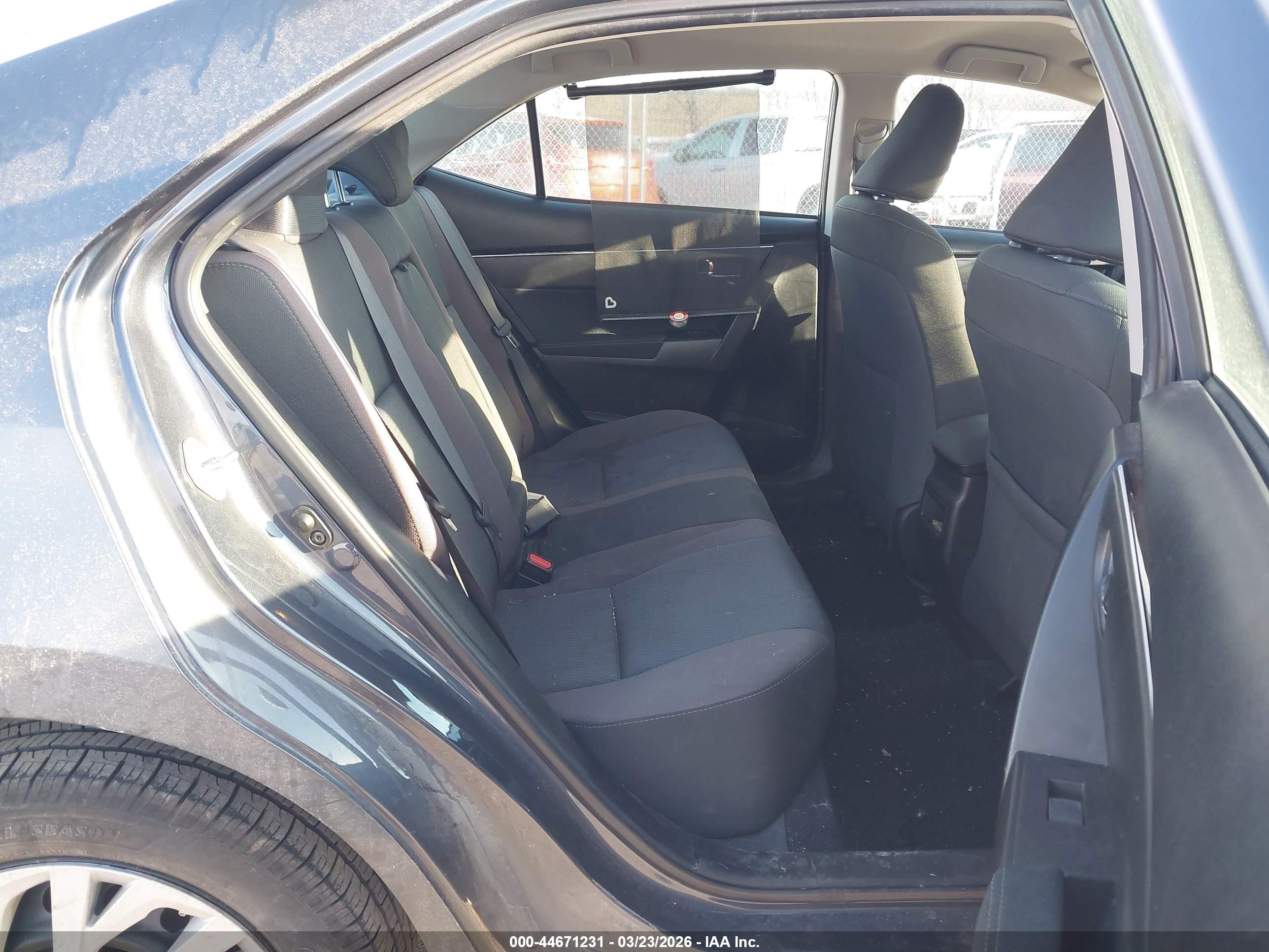 TOYOTA COROLLA image 8