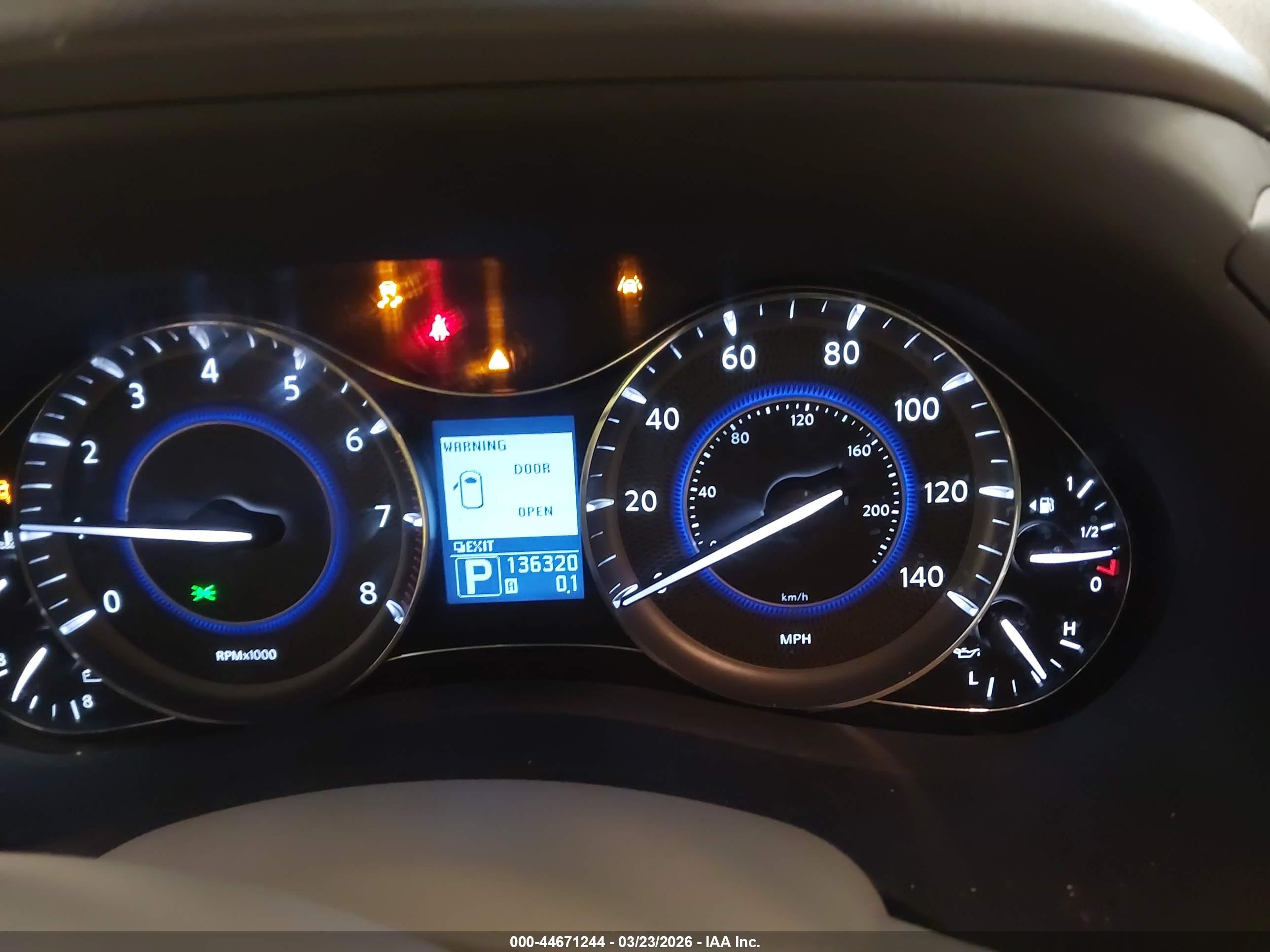 INFINITI QX56 image 7