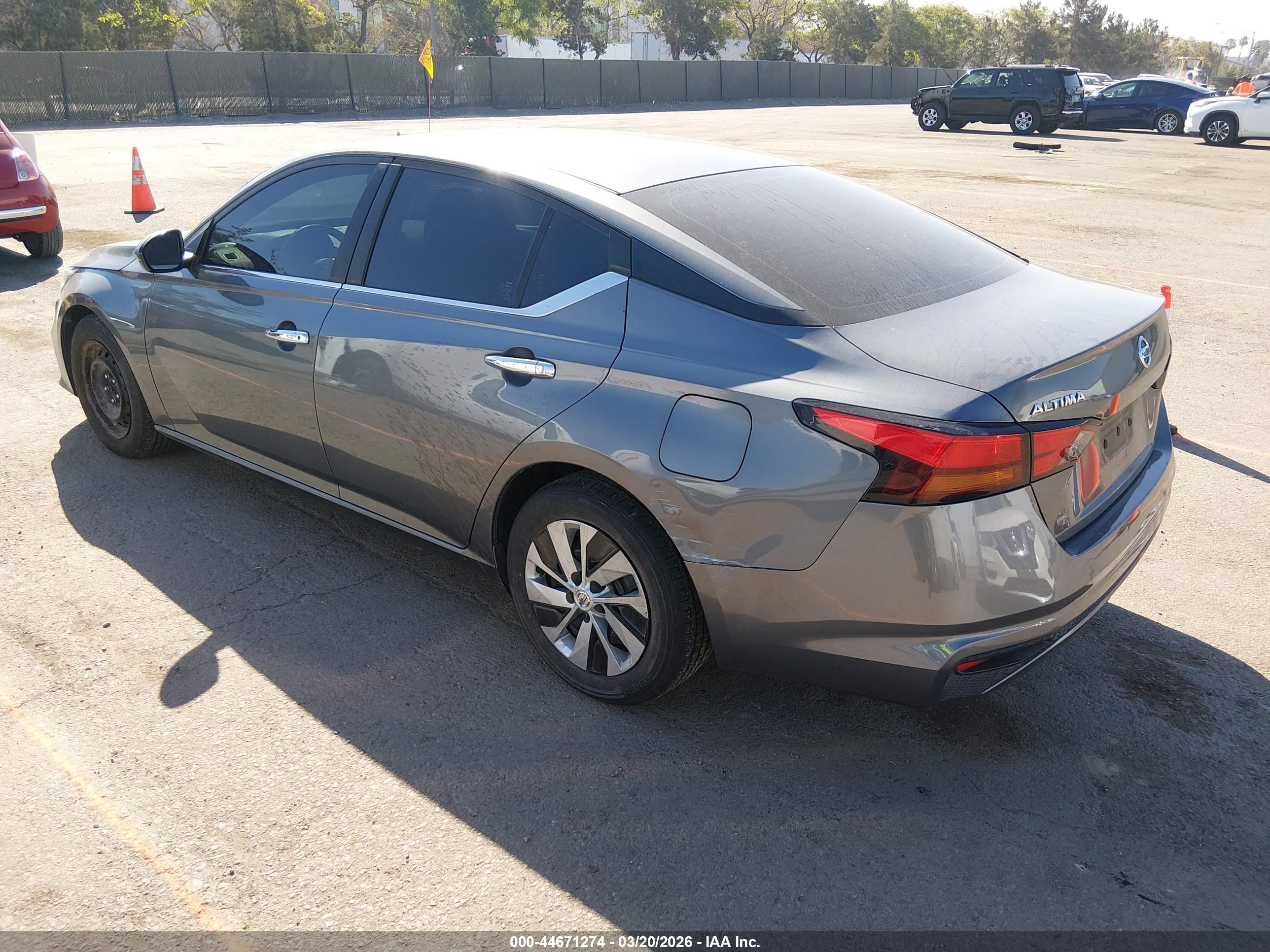 NISSAN ALTIMA image 3
